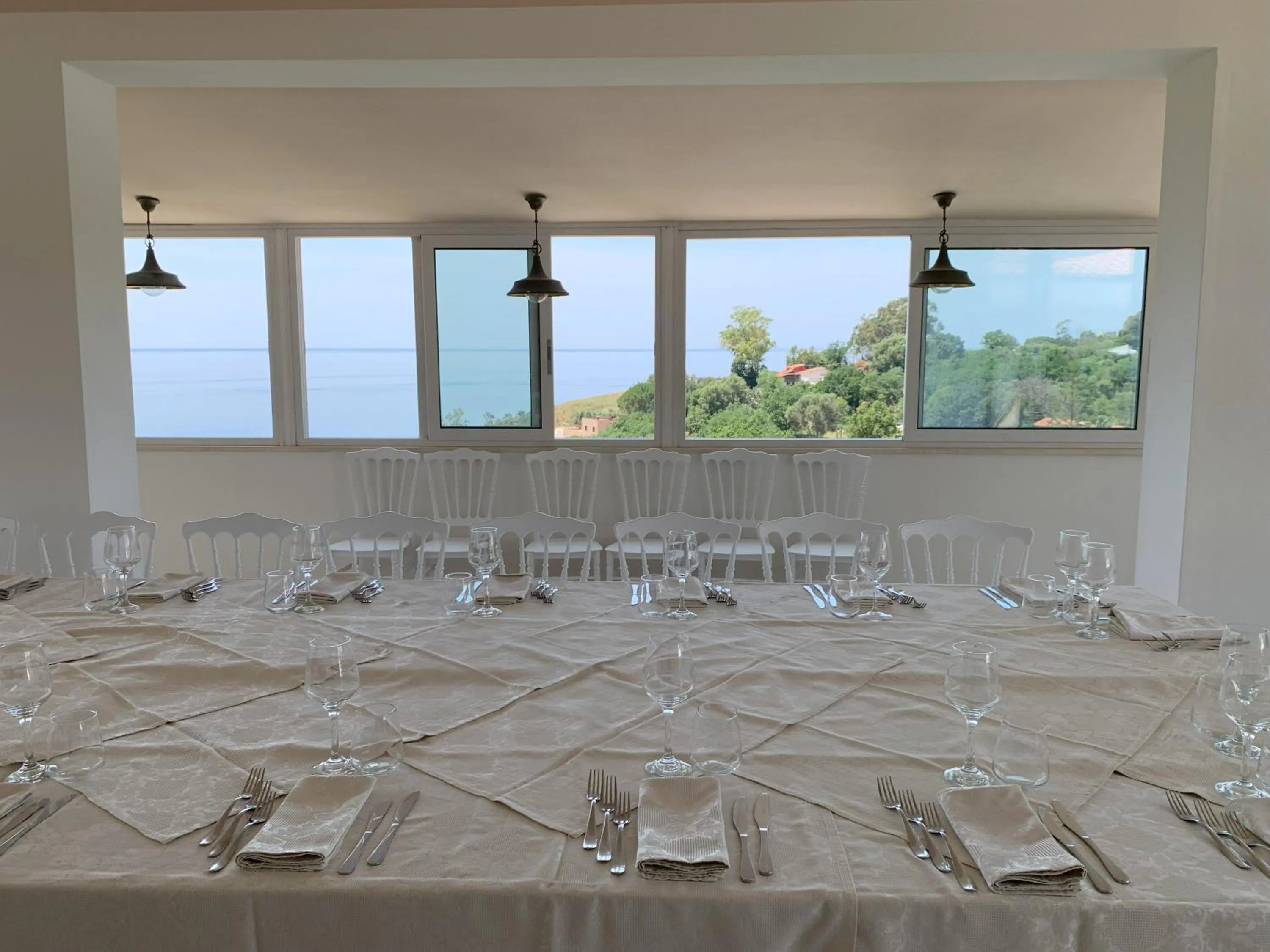Restaurant/places to eat in HOTEL MERCURIO SUL MARE - Fish restaurant and private beach