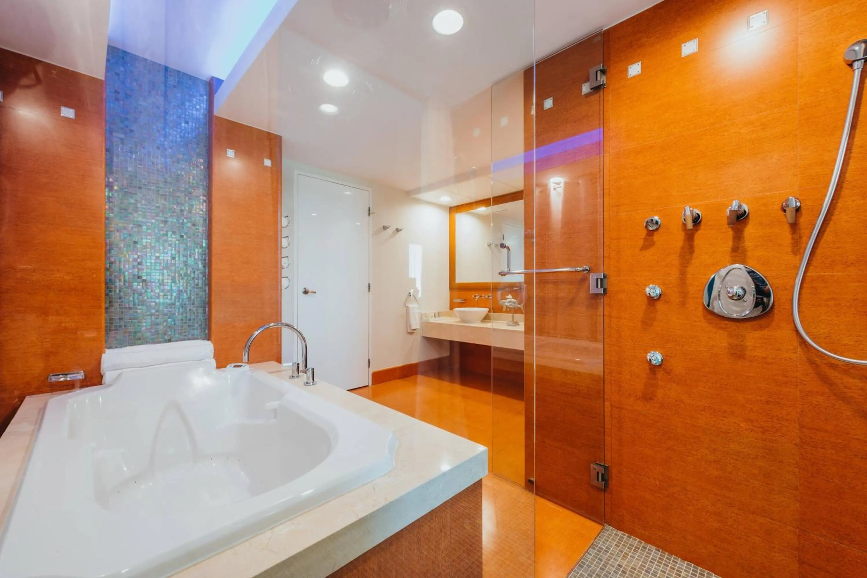 Bathroom in Renaissance Wind Creek Aruba Resort