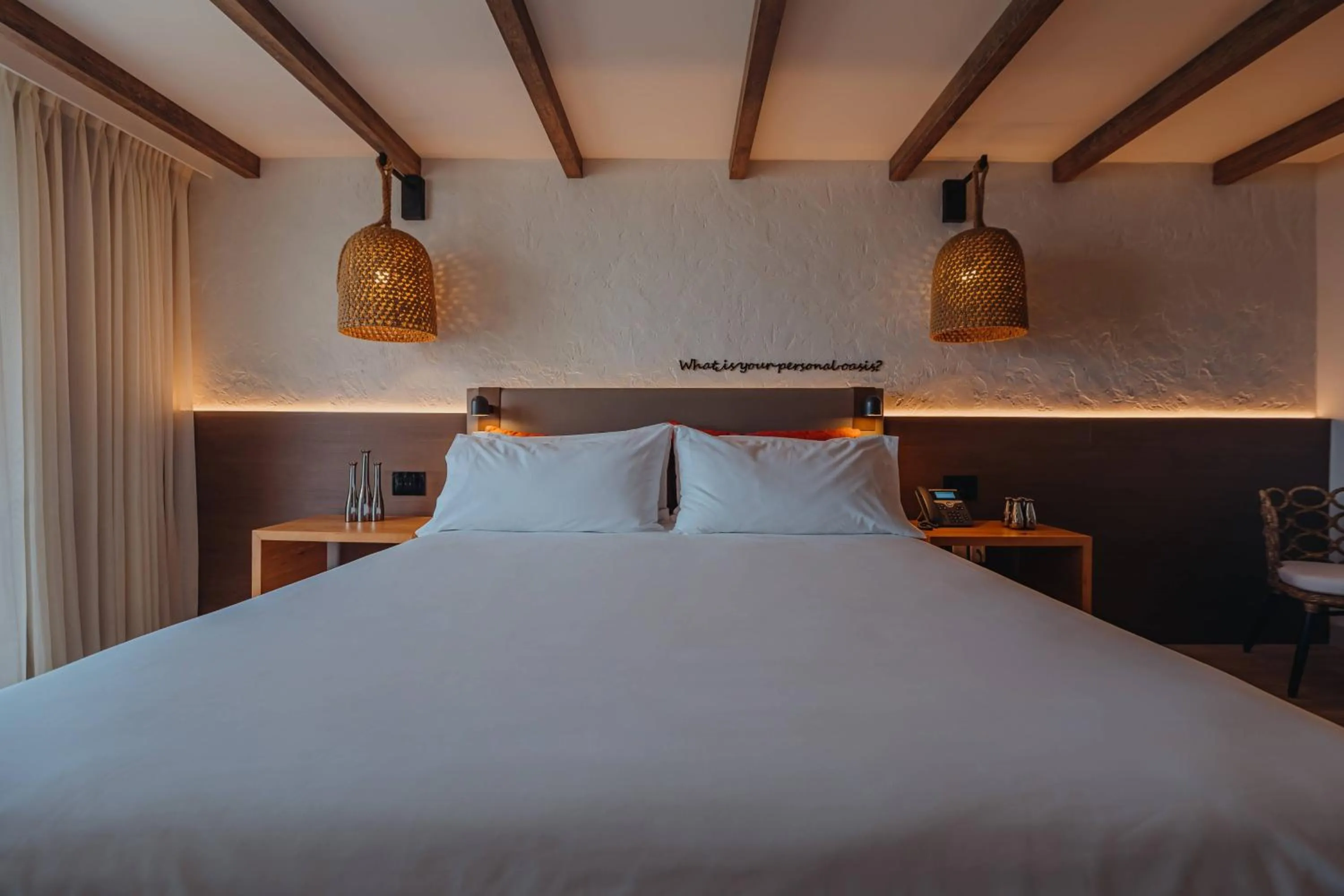 Photo of the whole room, Bed in Renaissance Wind Creek Aruba Resort