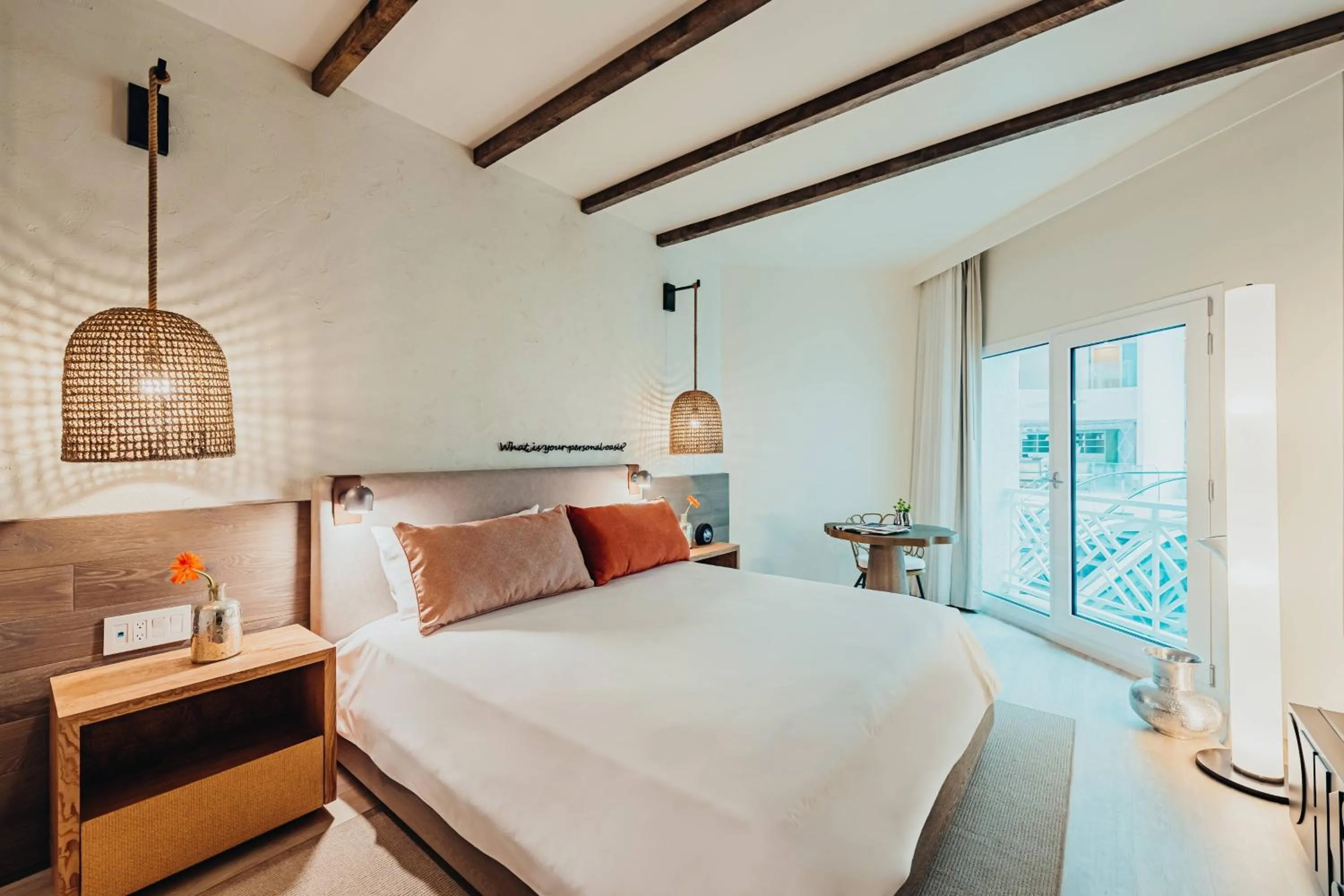 Photo of the whole room, Bed in Renaissance Wind Creek Aruba Resort