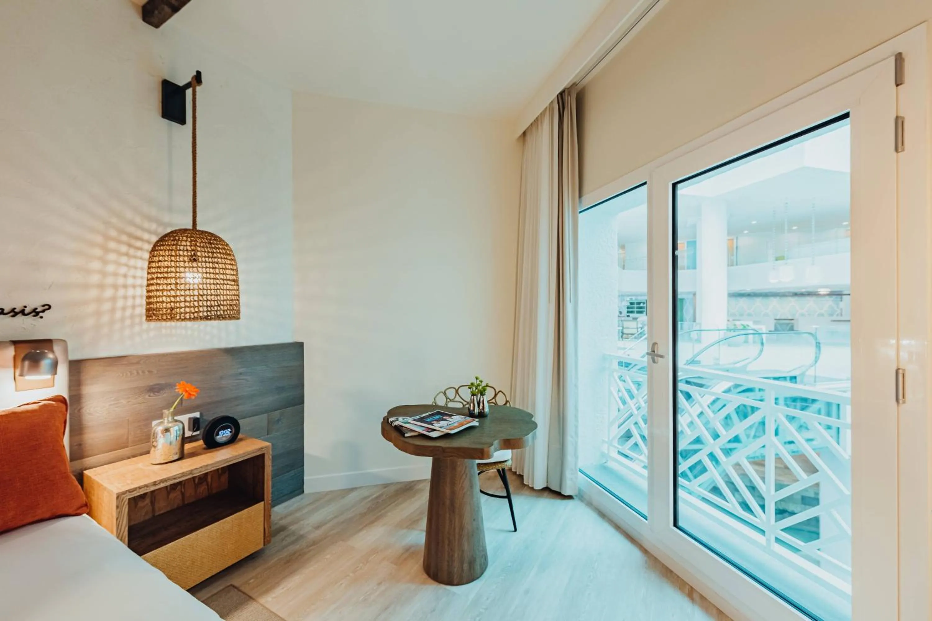 Photo of the whole room, Bed in Renaissance Wind Creek Aruba Resort