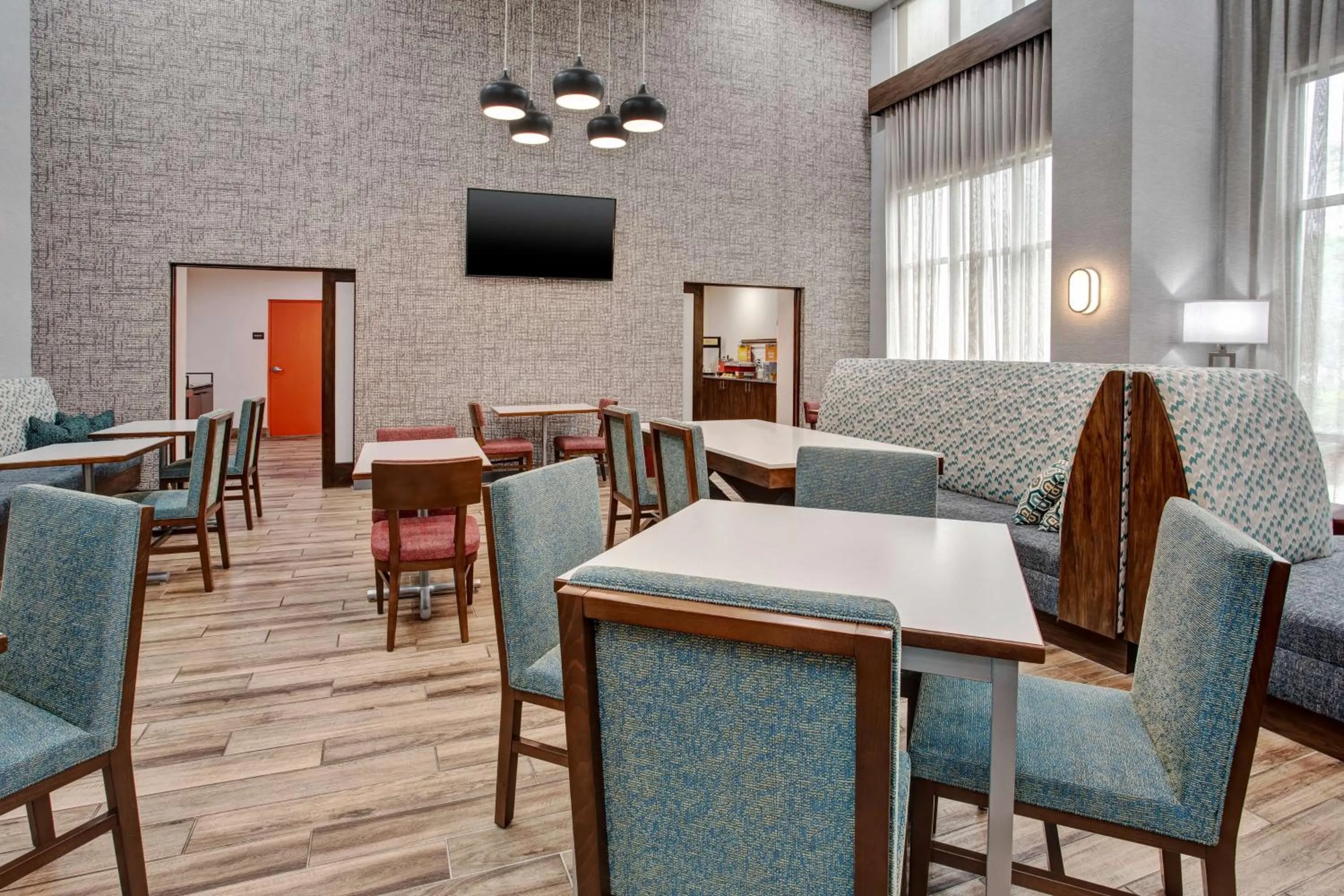 Breakfast in Hampton Inn & Suites Tampa East Casino Area