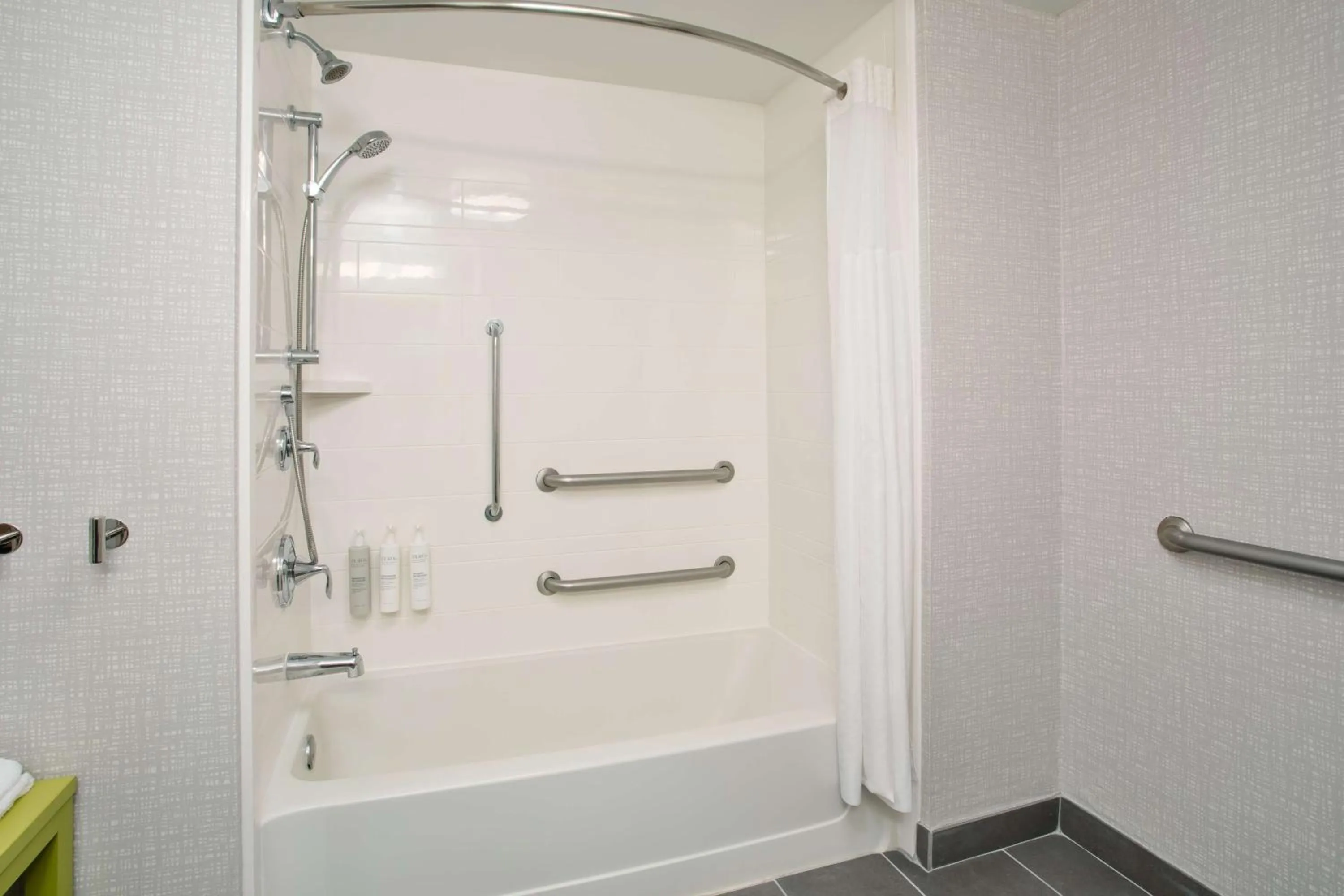 Bathroom in Hampton Inn & Suites Tampa East Casino Area