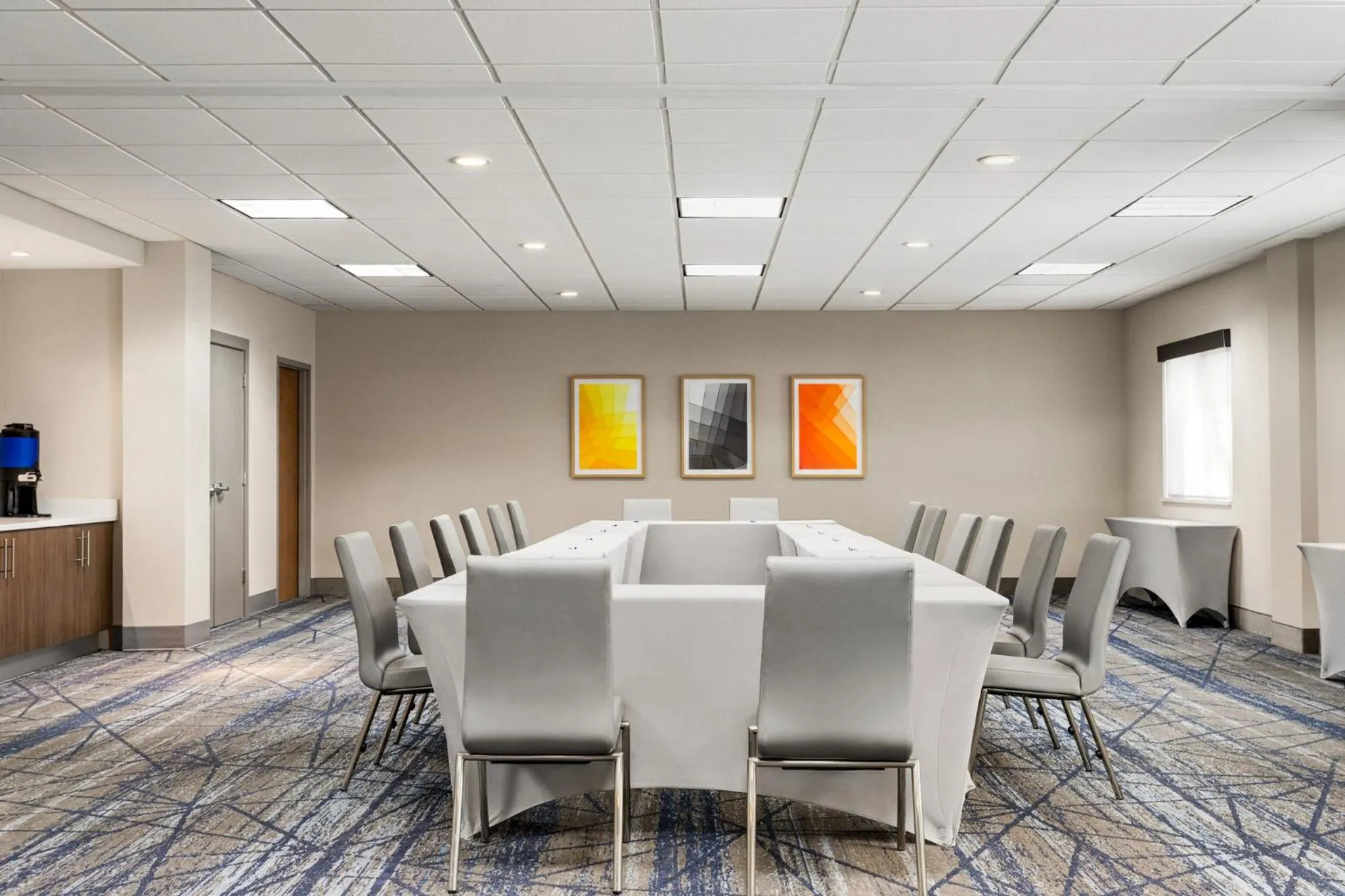 Meeting/conference room in Holiday Inn Express Birmingham Irondale East by IHG