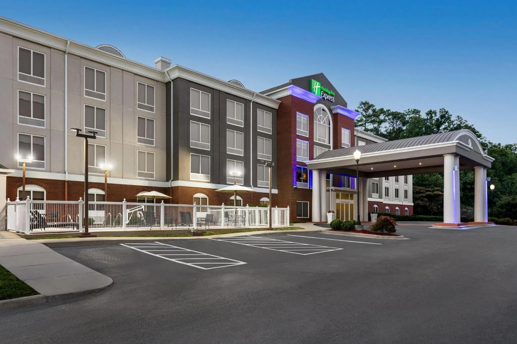 Property building in Holiday Inn Express Birmingham Irondale East by IHG