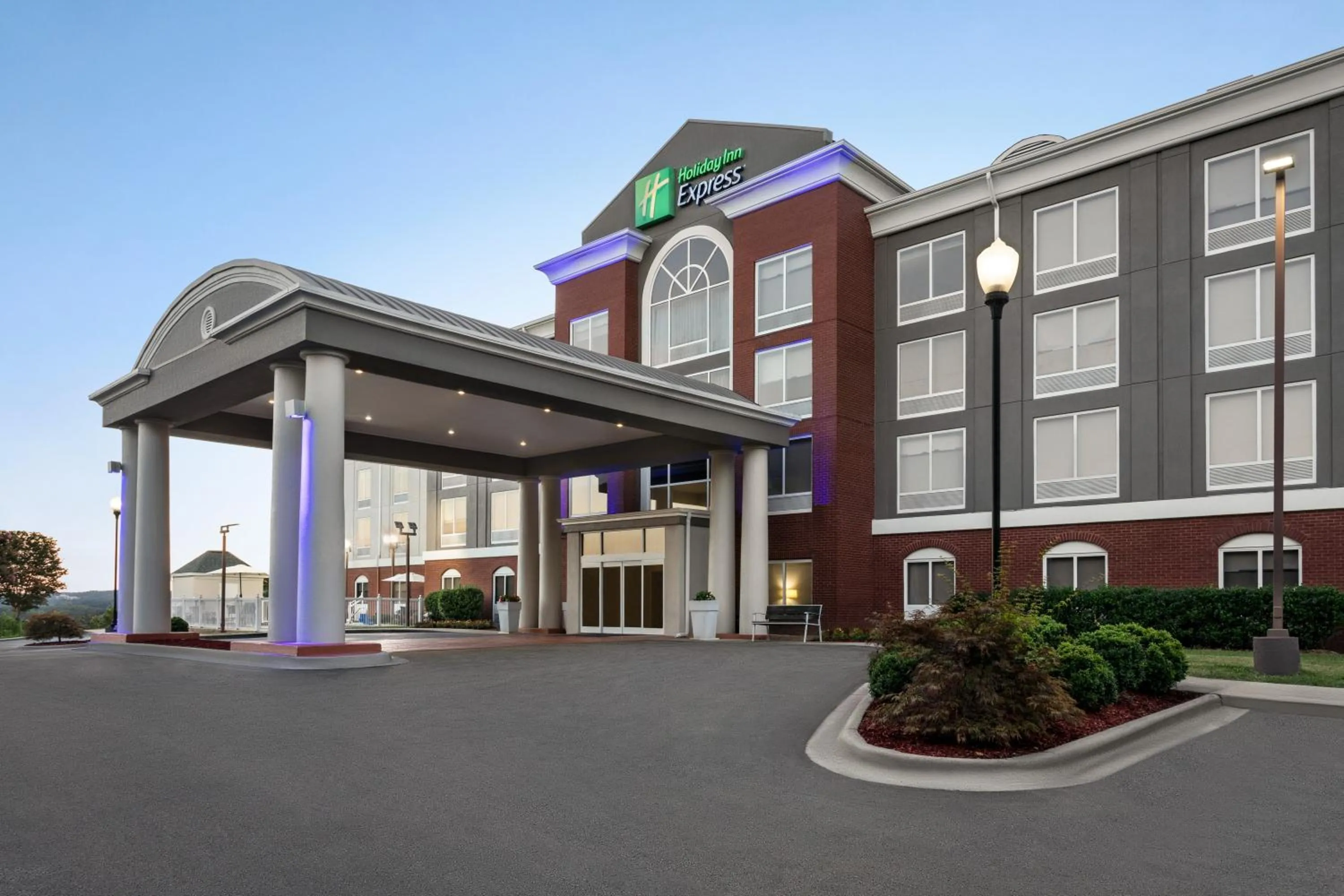 Holiday Inn Express Birmingham Irondale East by IHG
