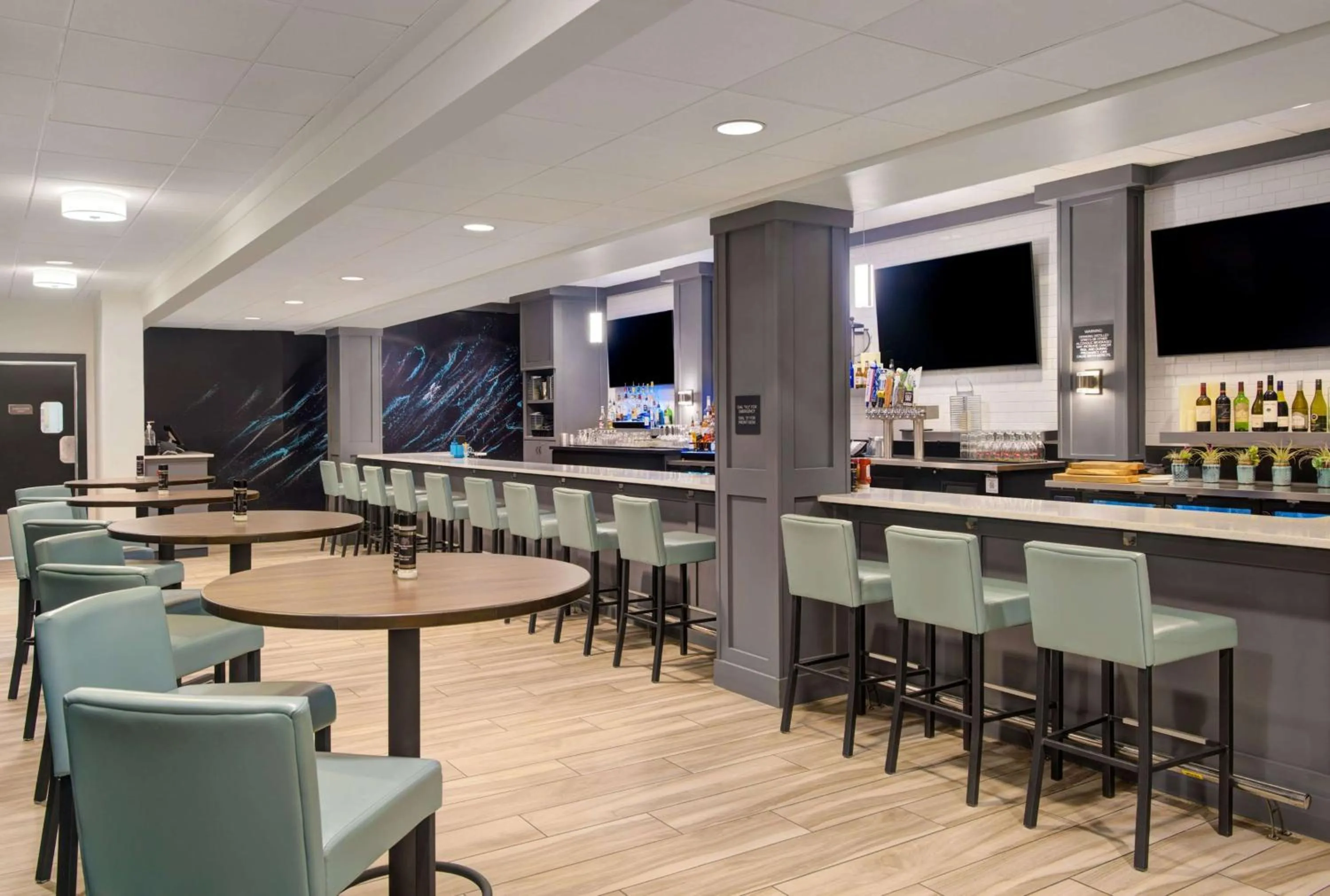 Restaurant/places to eat in Hilton Garden Inn at PGA Village/Port St. Lucie