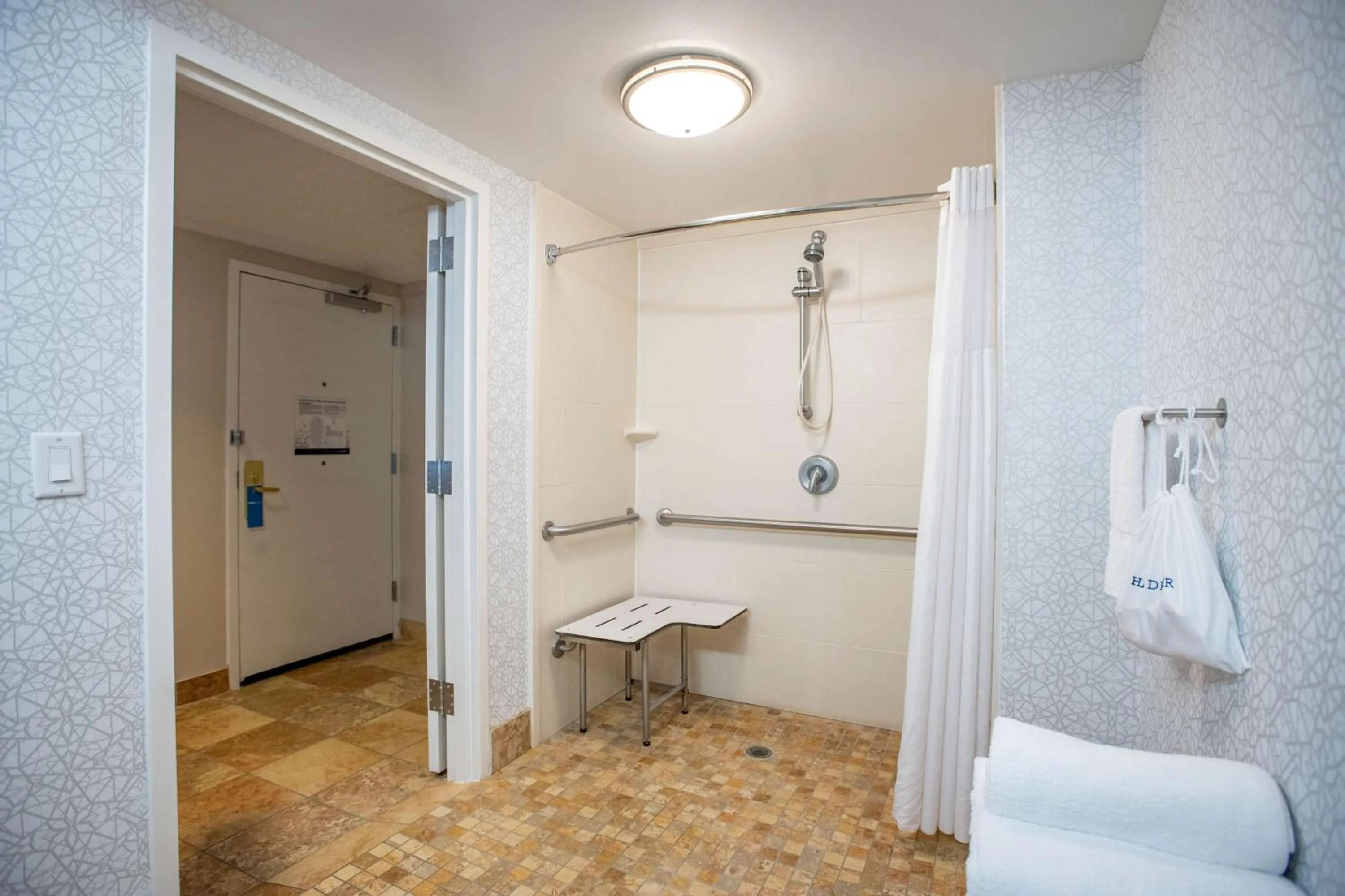 Bathroom in Hampton Inn Pensacola-Airport