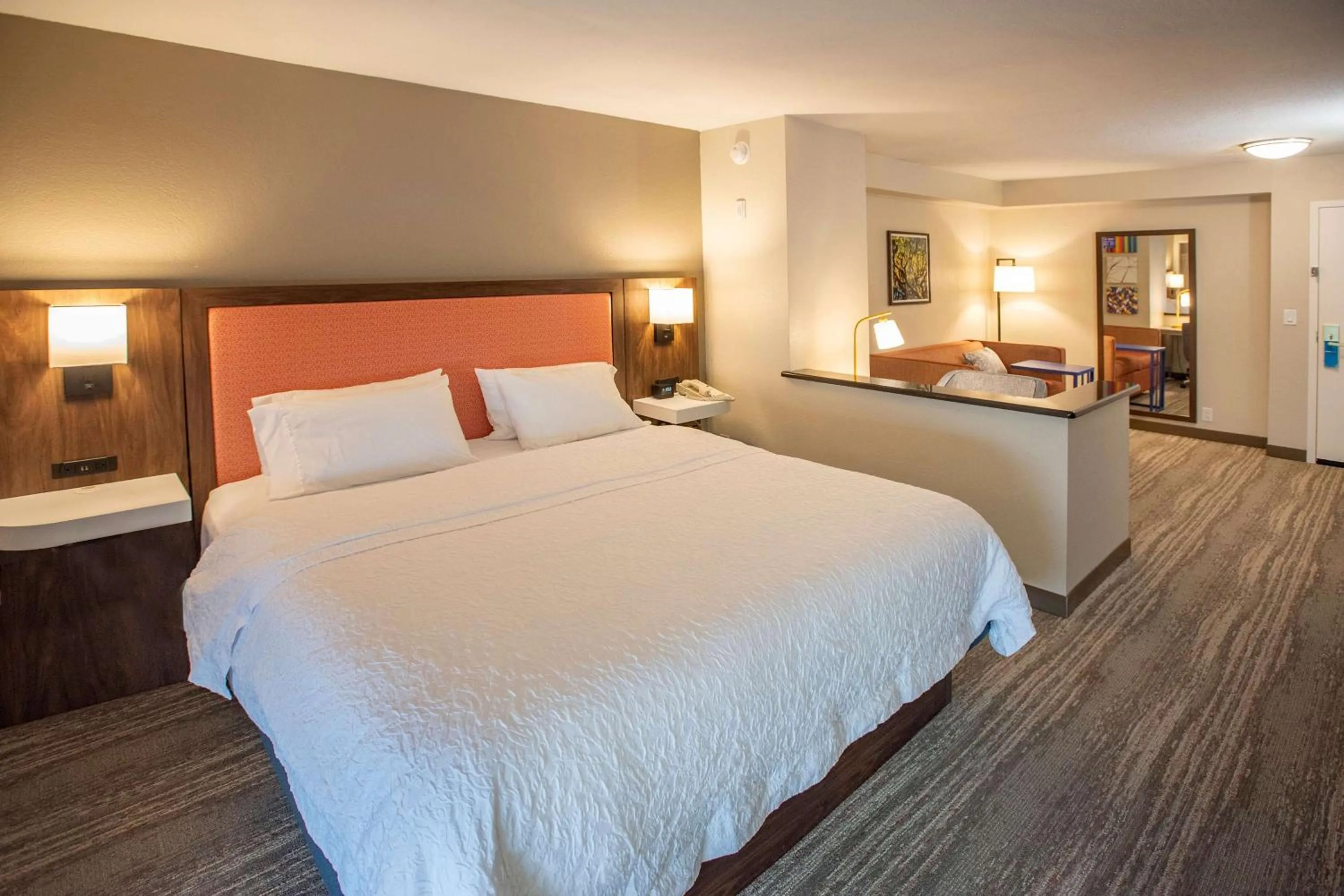 Bed in Hampton Inn Pensacola-Airport