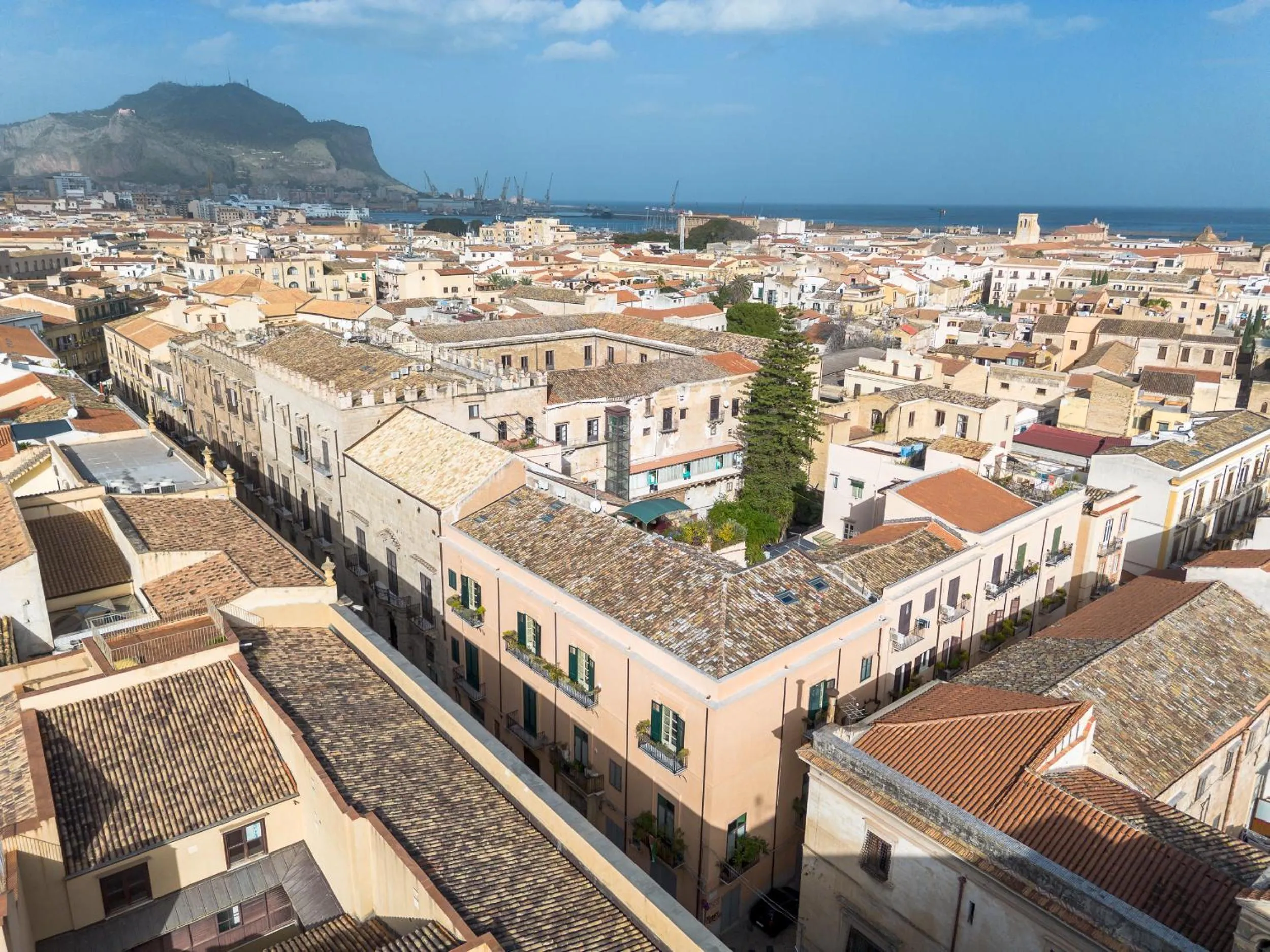 Property building in Le Stanze al Genio di Darlon