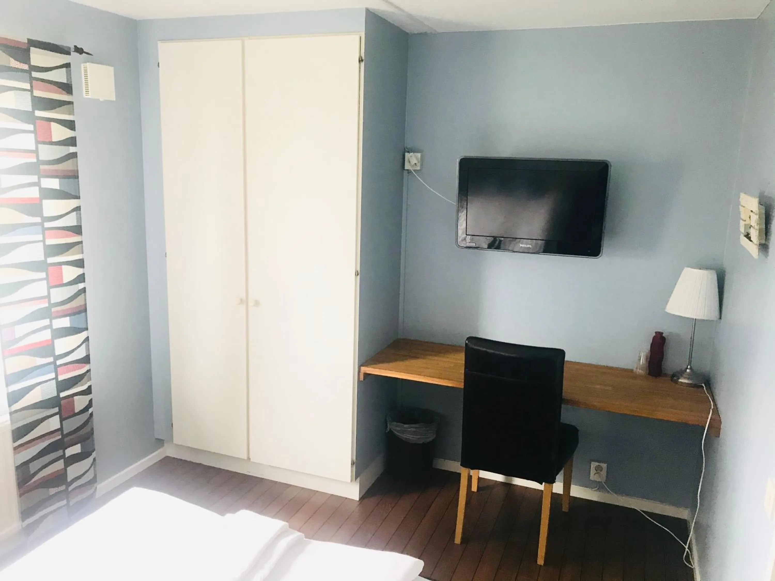 Property building, Bed in Wisingsö Hotell