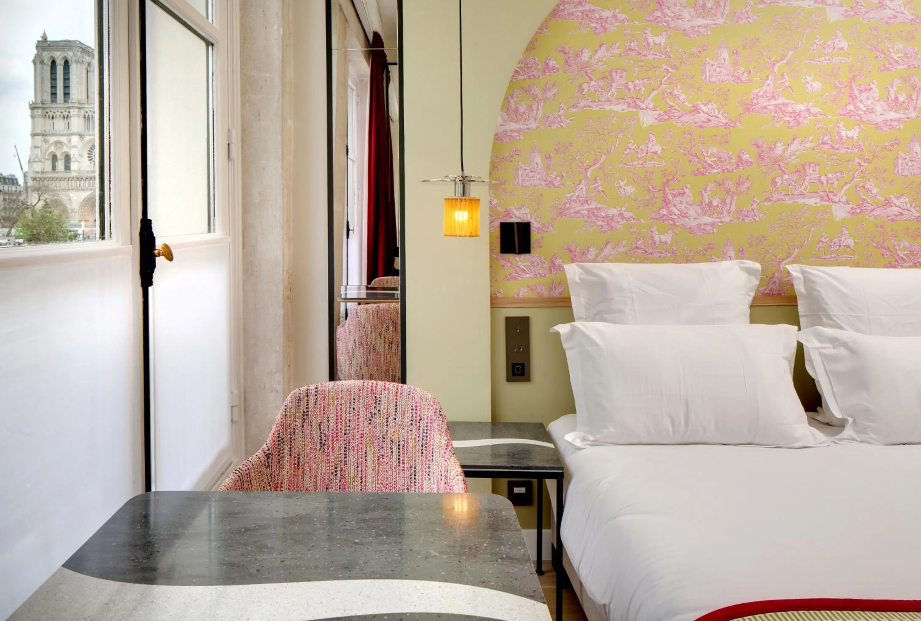 Bedroom, Bed in Les Rives de Notre-Dame