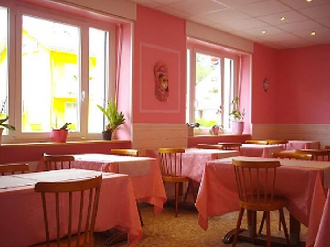 Restaurant/places to eat in Hotel Les Sapins