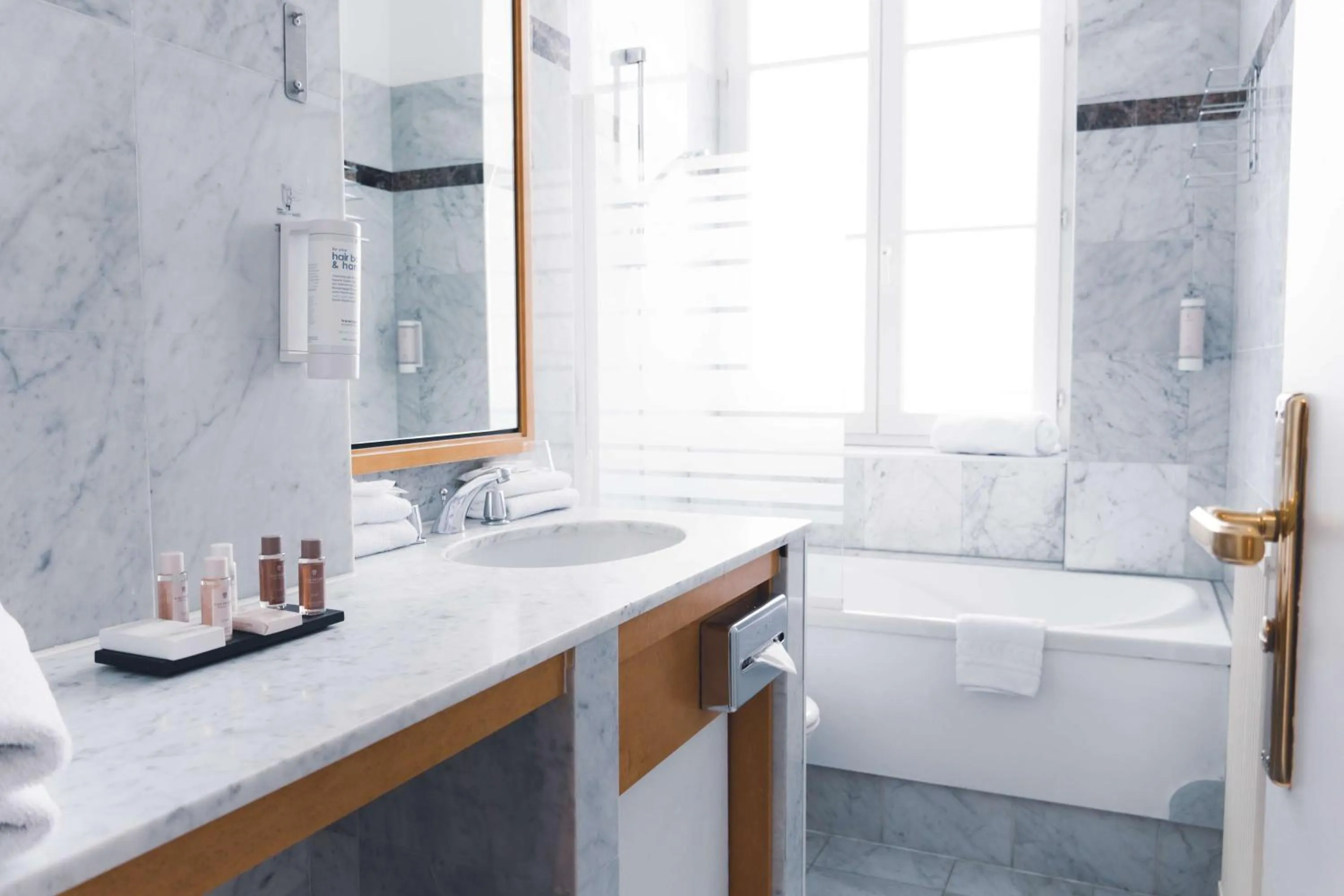 Photo of the whole room in Oceania Hôtel d'Anjou Angers