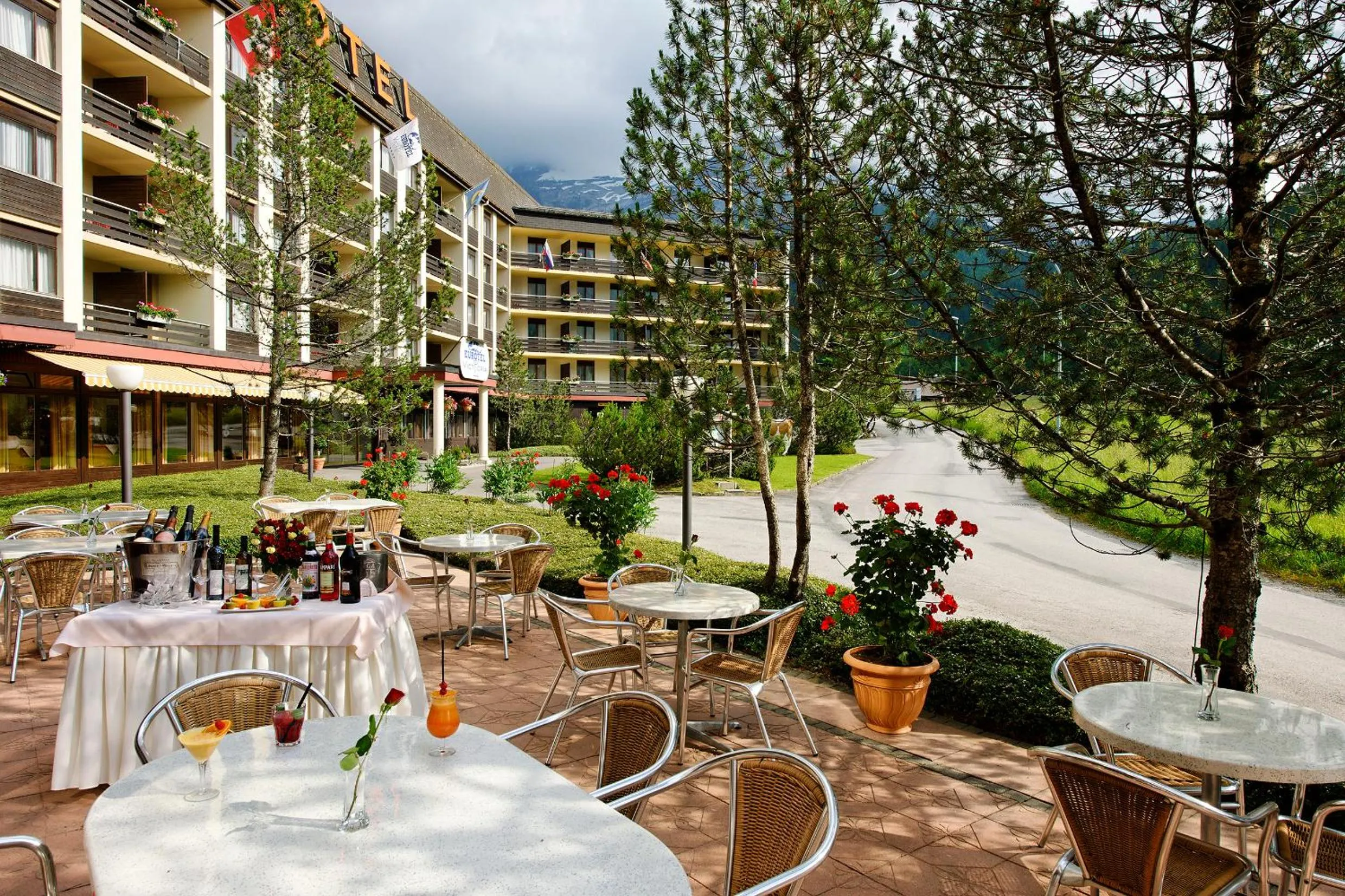 Summer in The Glacier Hotel - ex Eurotel Victoria -