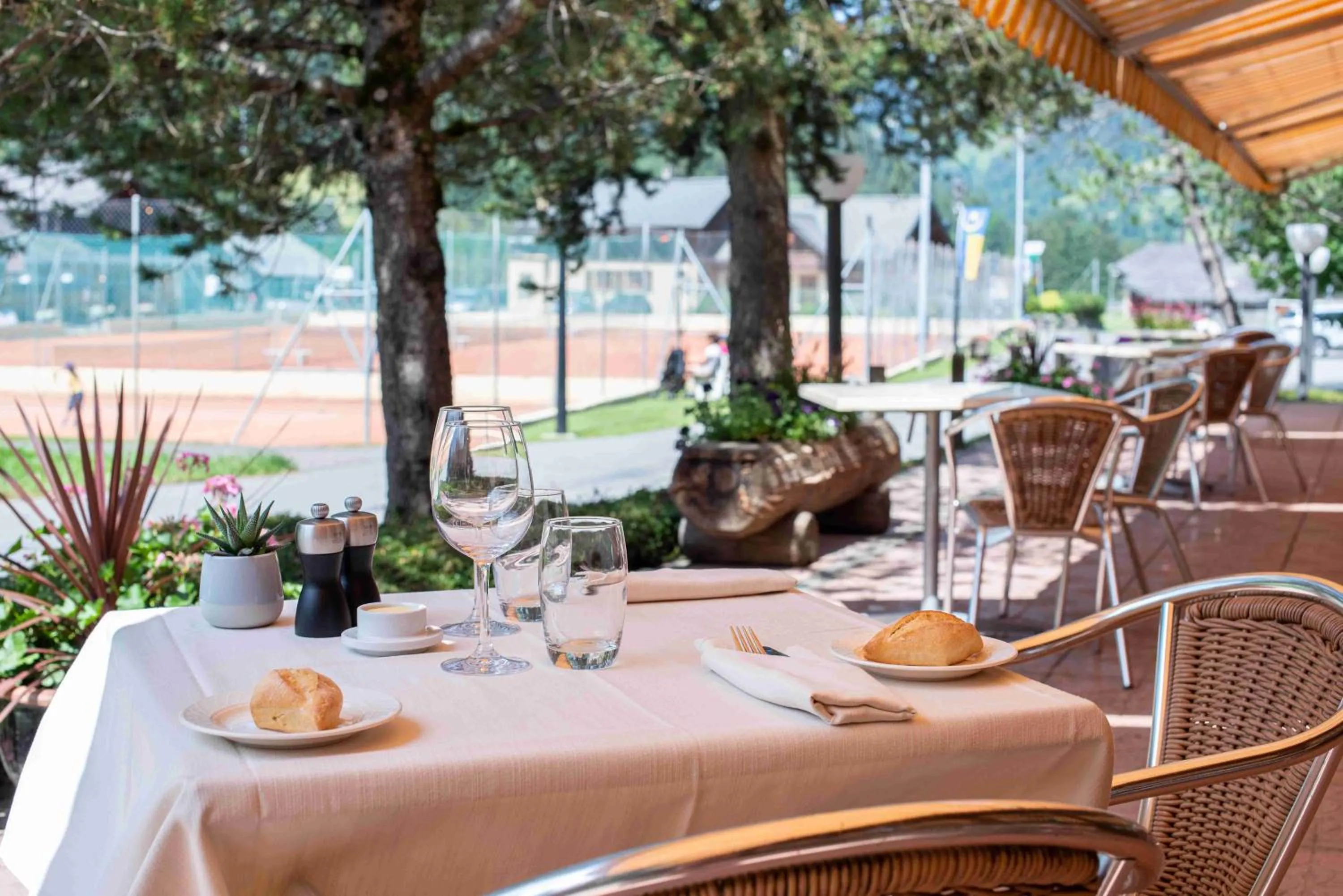 Patio in The Glacier Hotel - ex Eurotel Victoria -