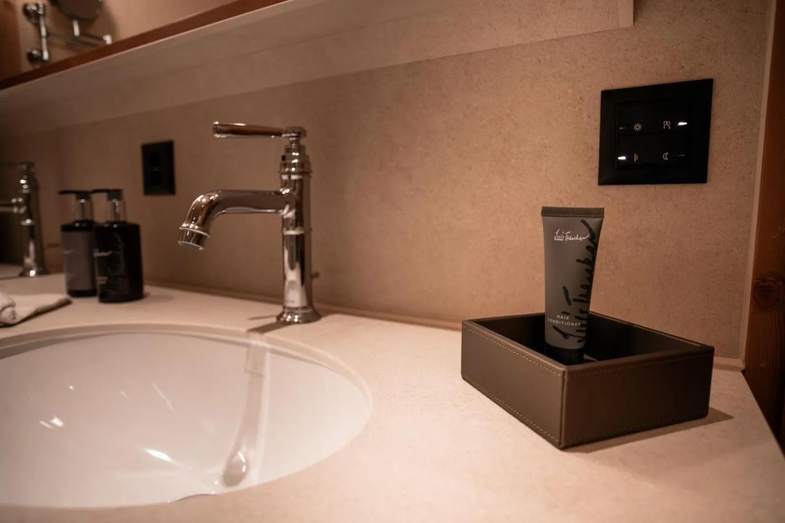 Bathroom in The Glacier Hotel - ex Eurotel Victoria -