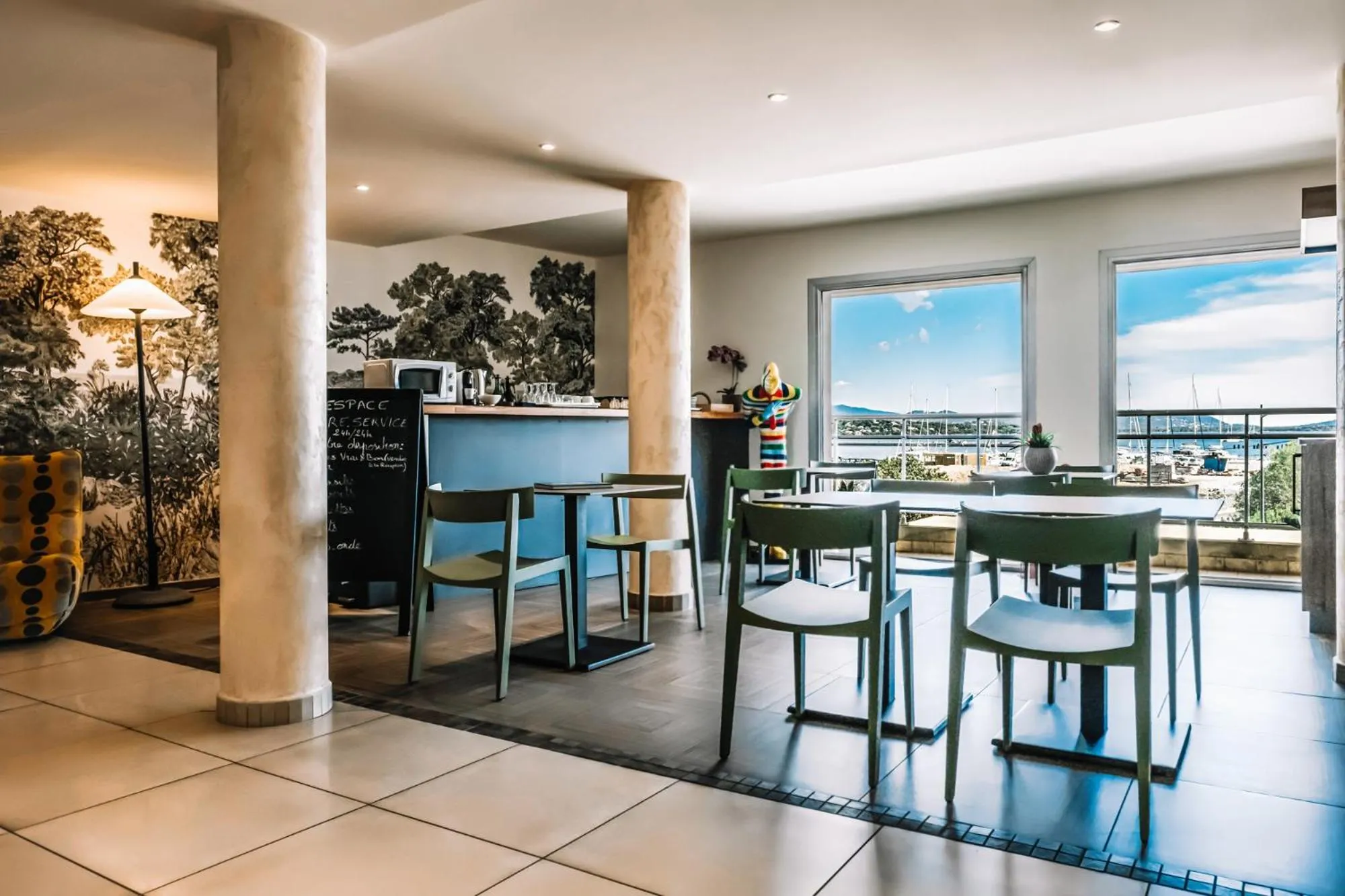 Dining area in Hotel Costa Salina