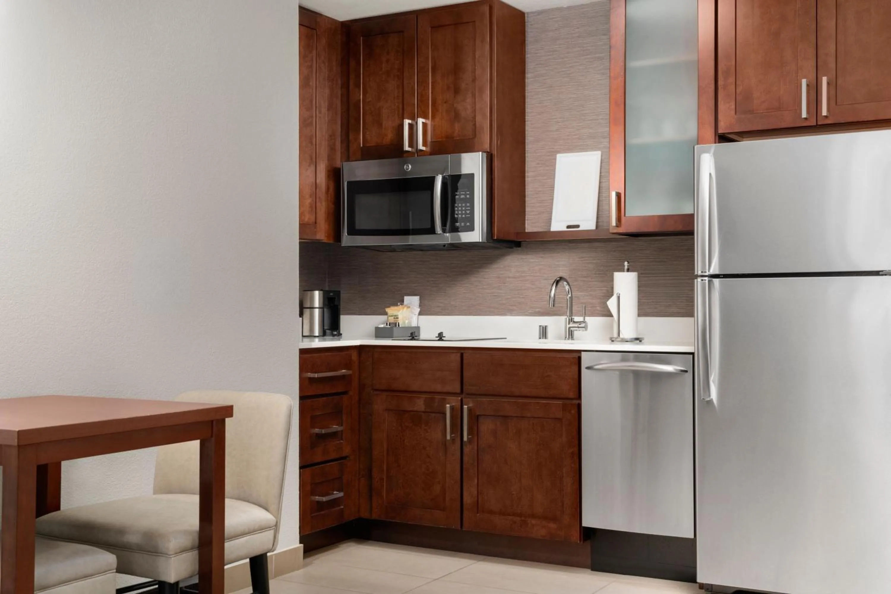 Kitchen or kitchenette in Residence Inn by Marriott Milwaukee West