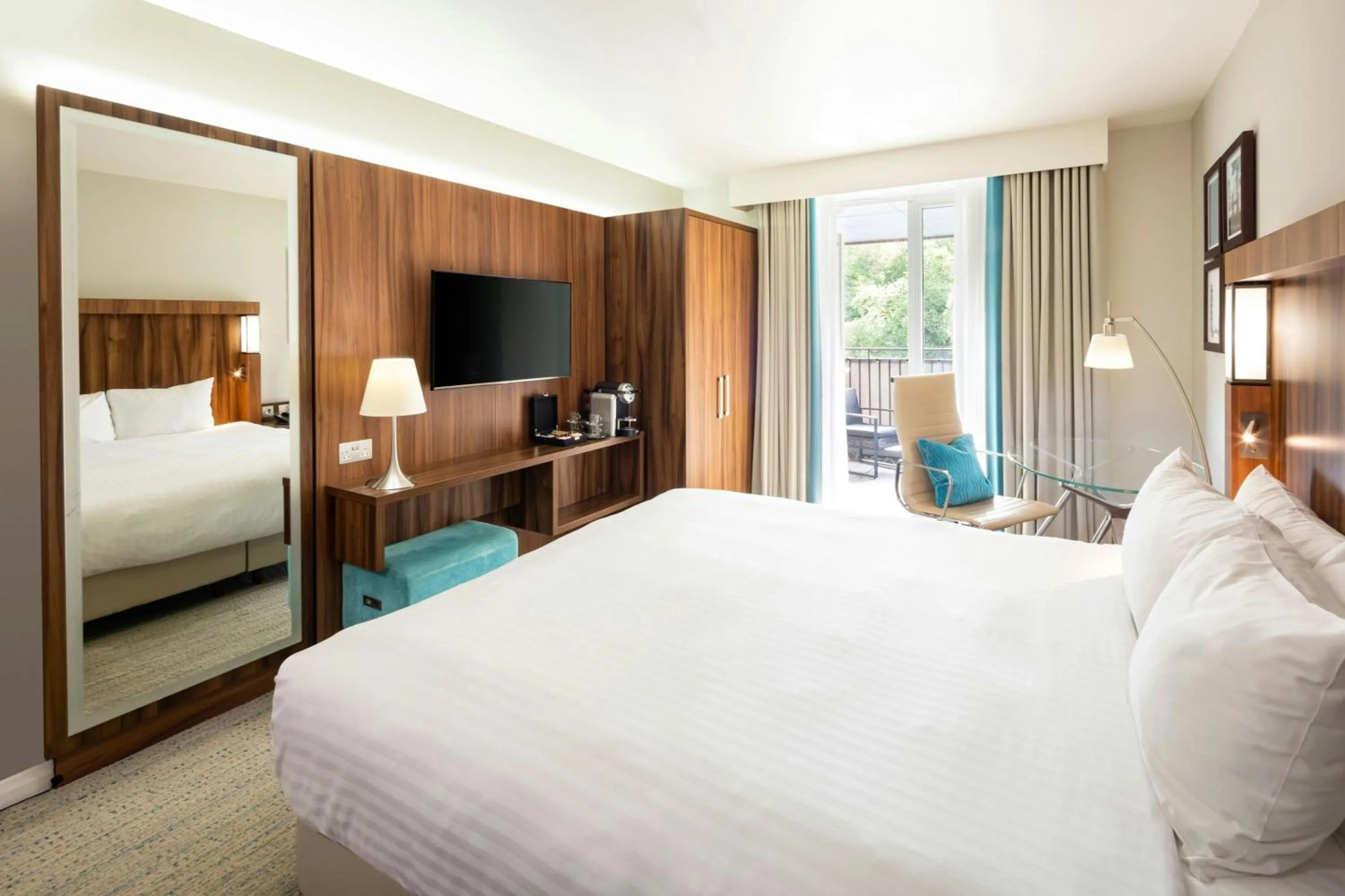 Photo of the whole room, Bed in Courtyard by Marriott Edinburgh