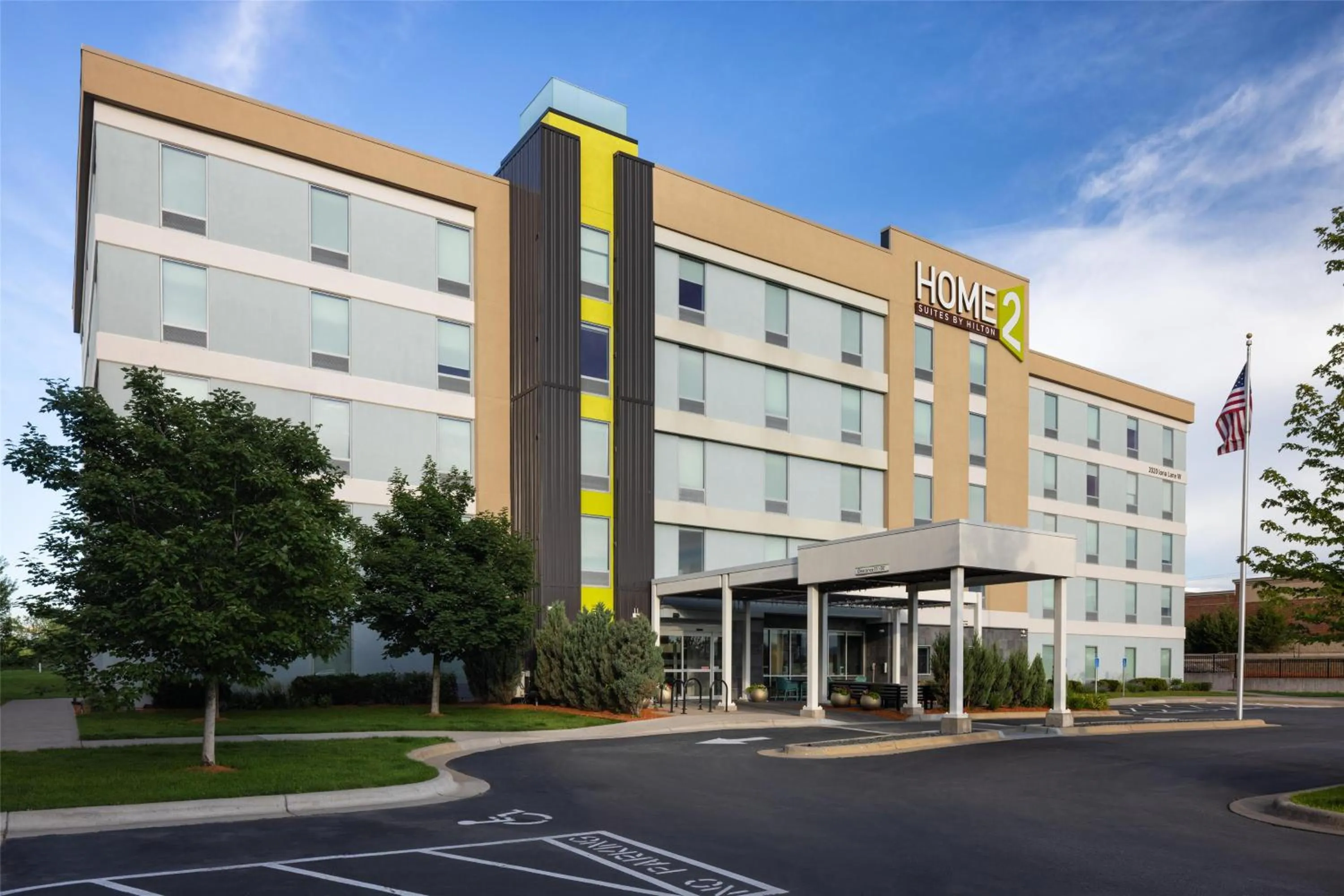 Property building in Home2 Suites by Hilton Roseville Minneapolis