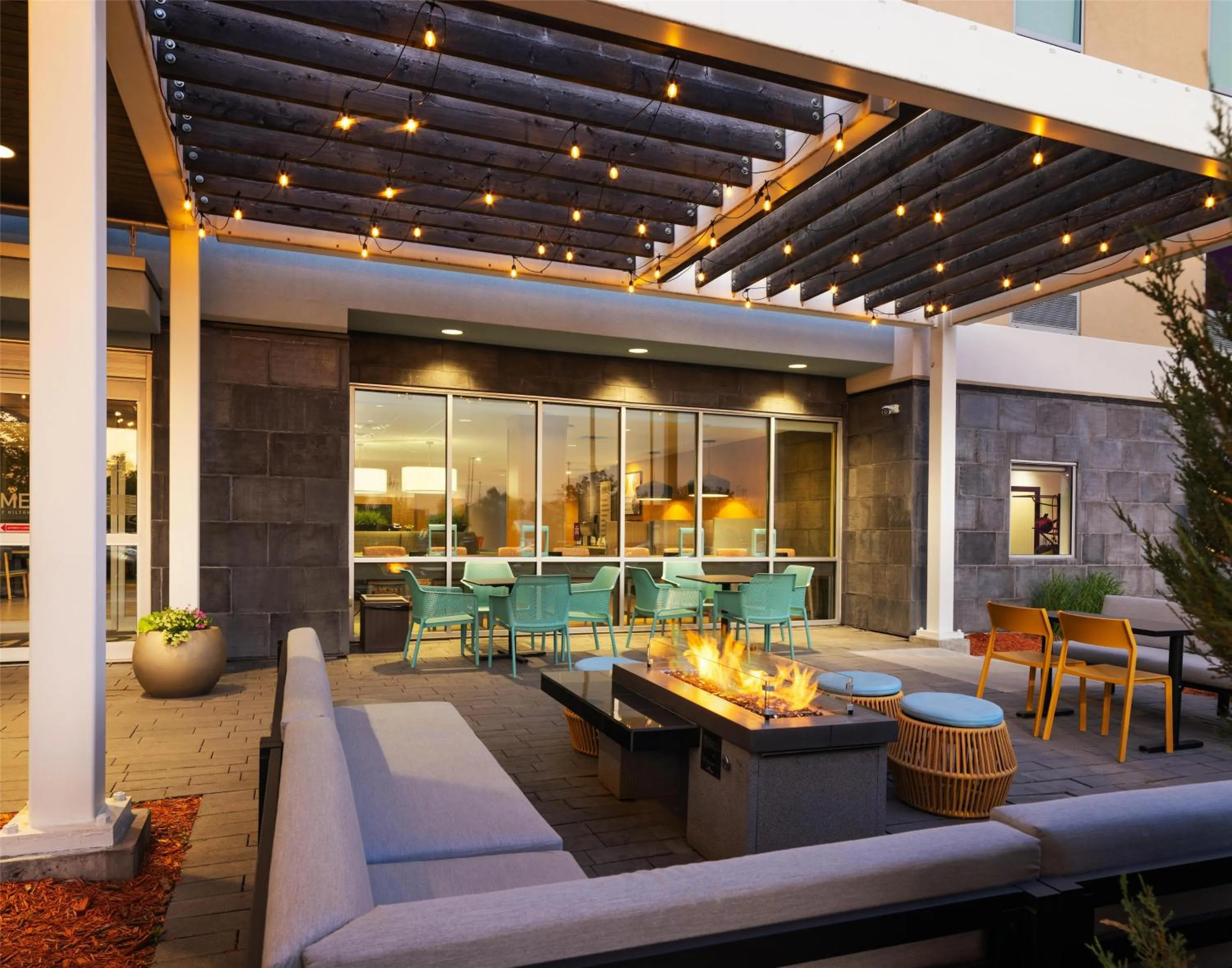 Patio in Home2 Suites by Hilton Roseville Minneapolis