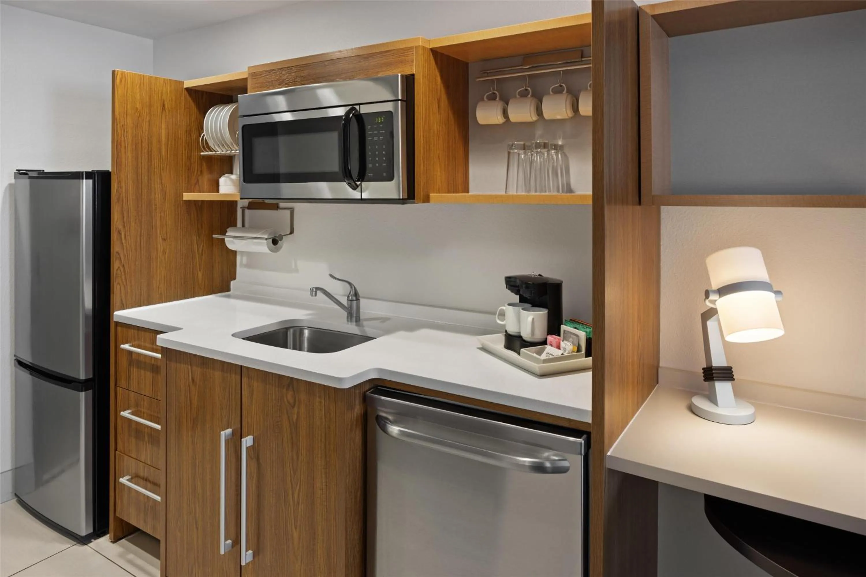 Kitchen or kitchenette in Home2 Suites by Hilton Roseville Minneapolis