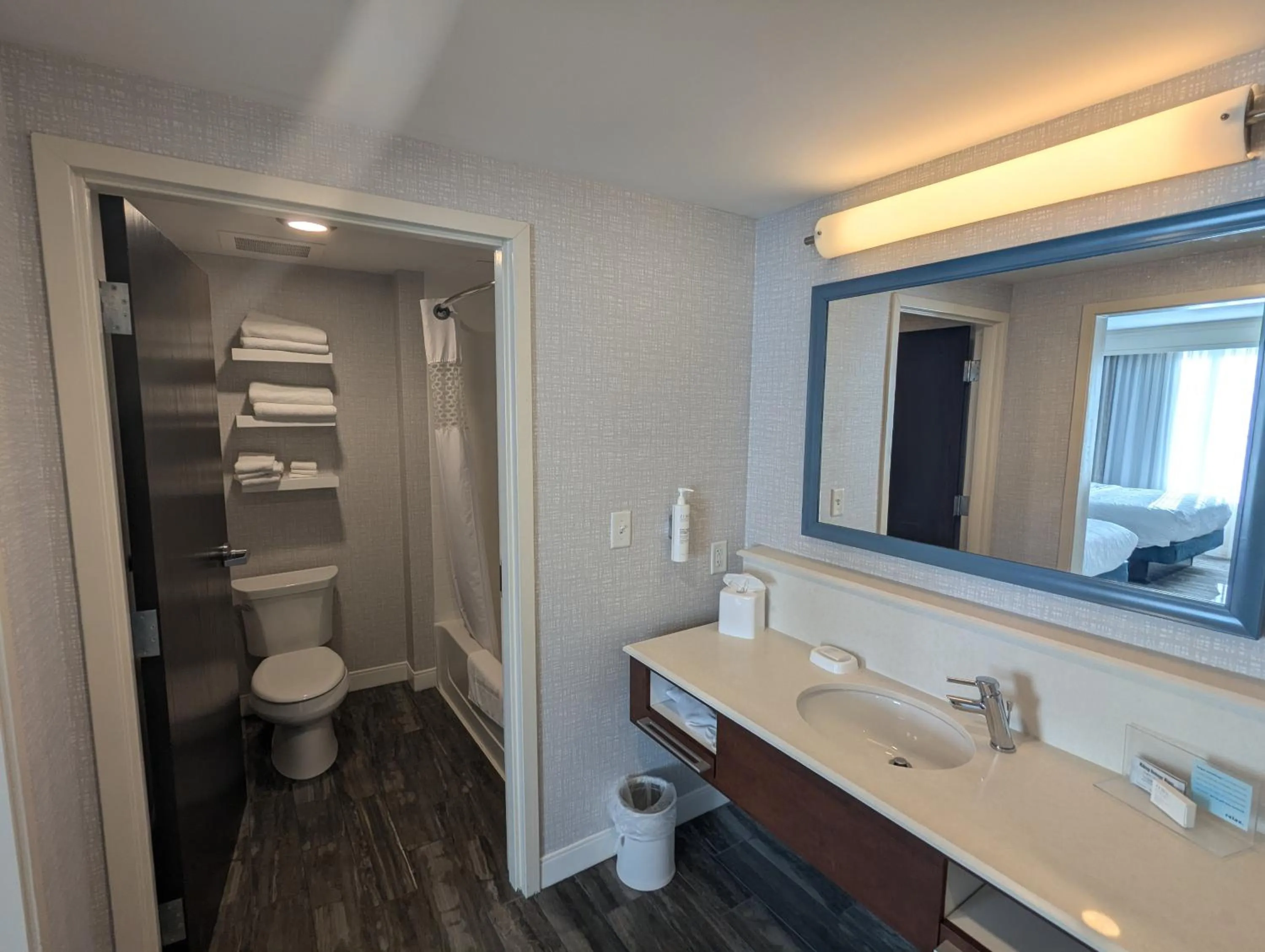 Shower in Hampton Inn & Suites Cazenovia, NY