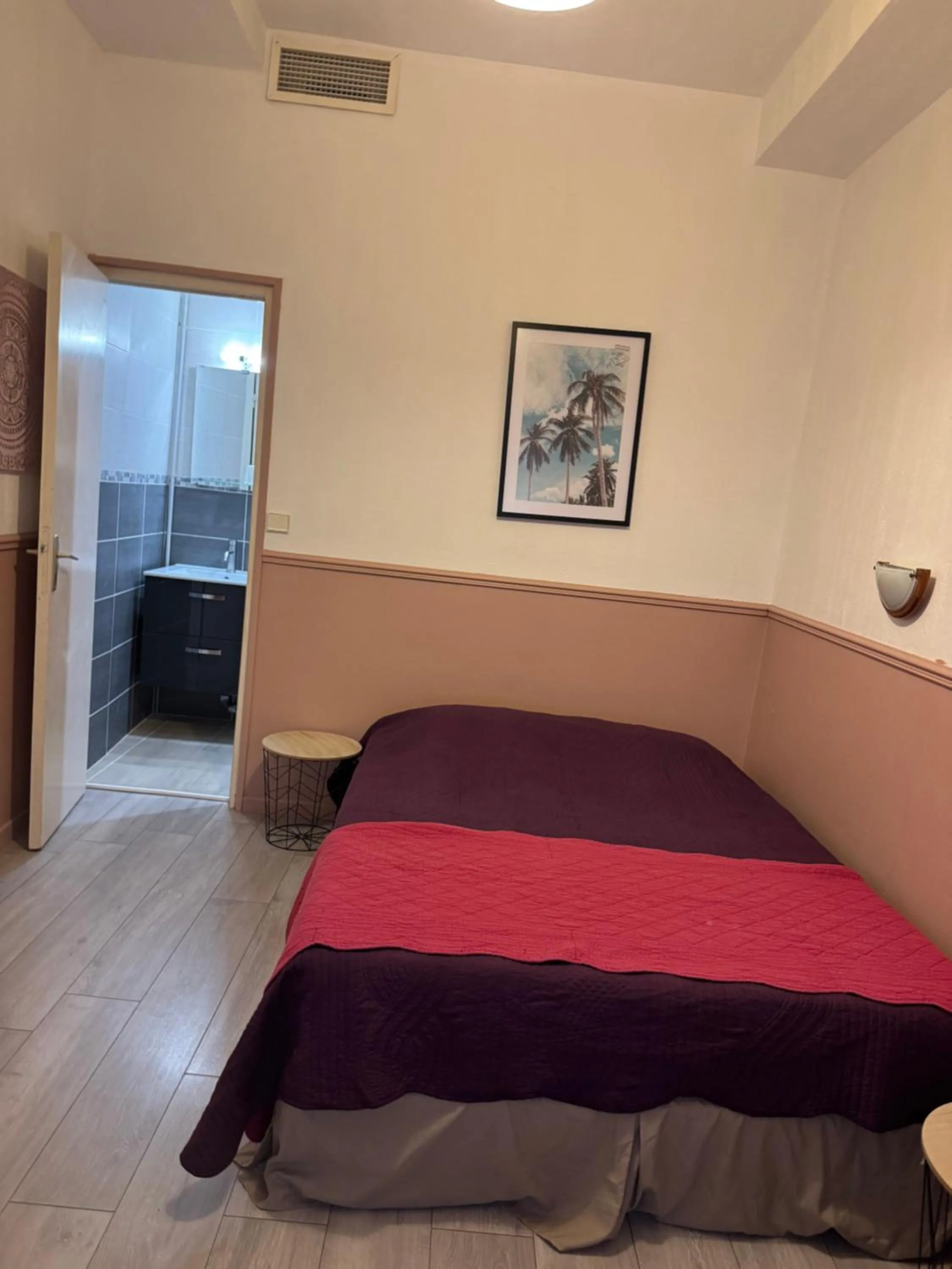 Bed in Hôtel Central