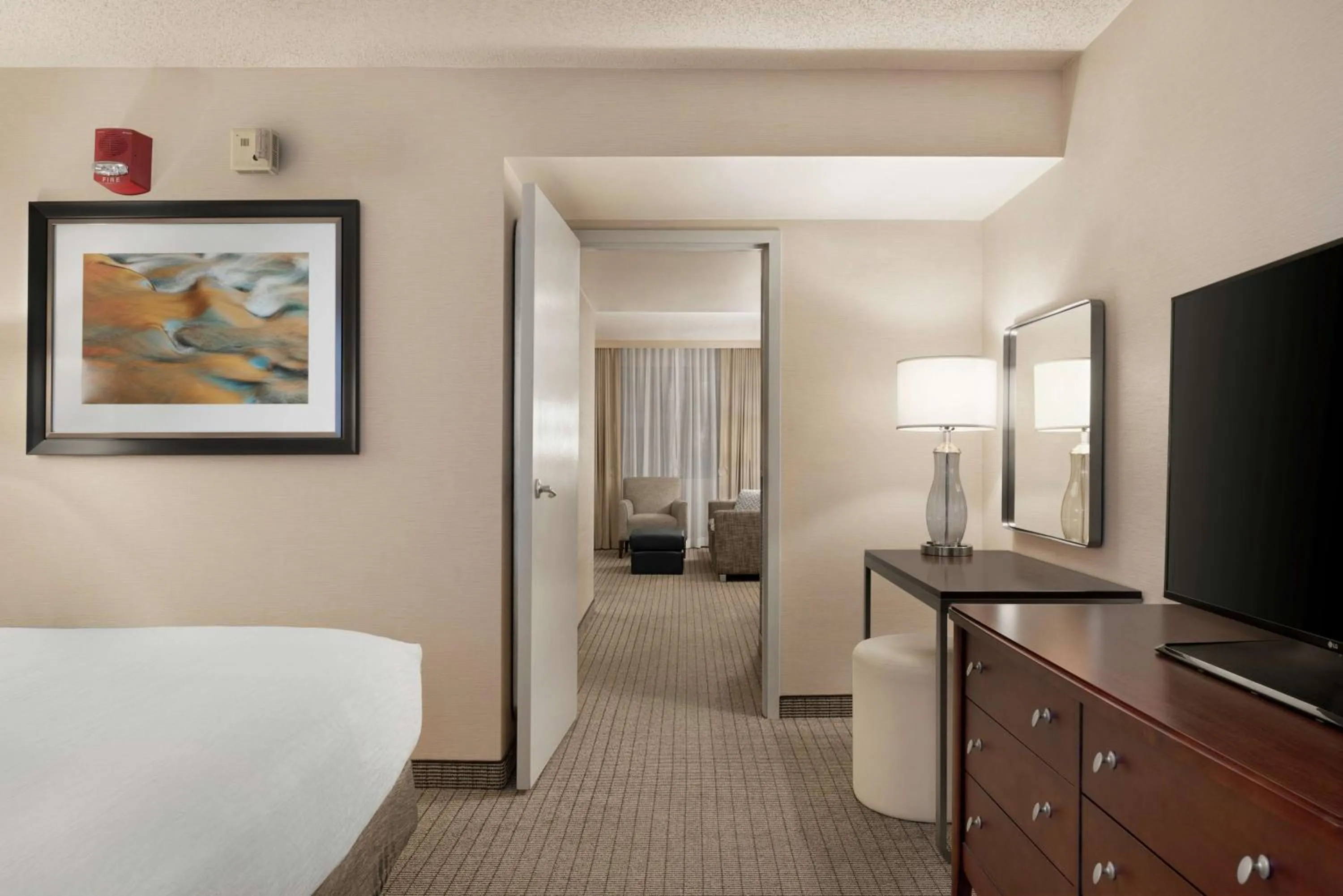Bedroom, Bed in Embassy Suites Cincinnati - RiverCenter