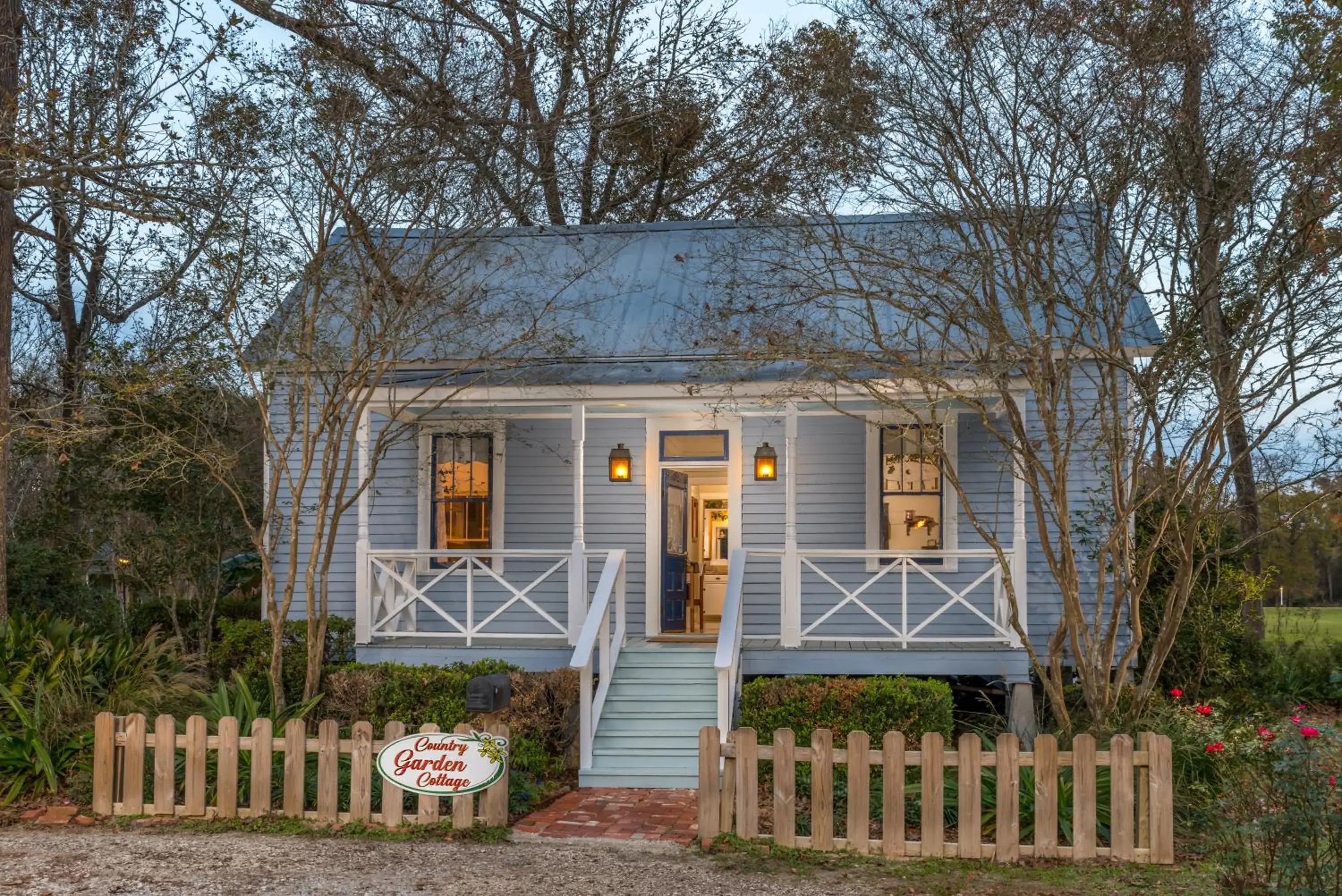 One-Bedroom Cottage in Maison D'Memoire Bed & Breakfast Cottages One-Bedroom Cottage in Maison D'Memoire Bed & Breakfast Cottages