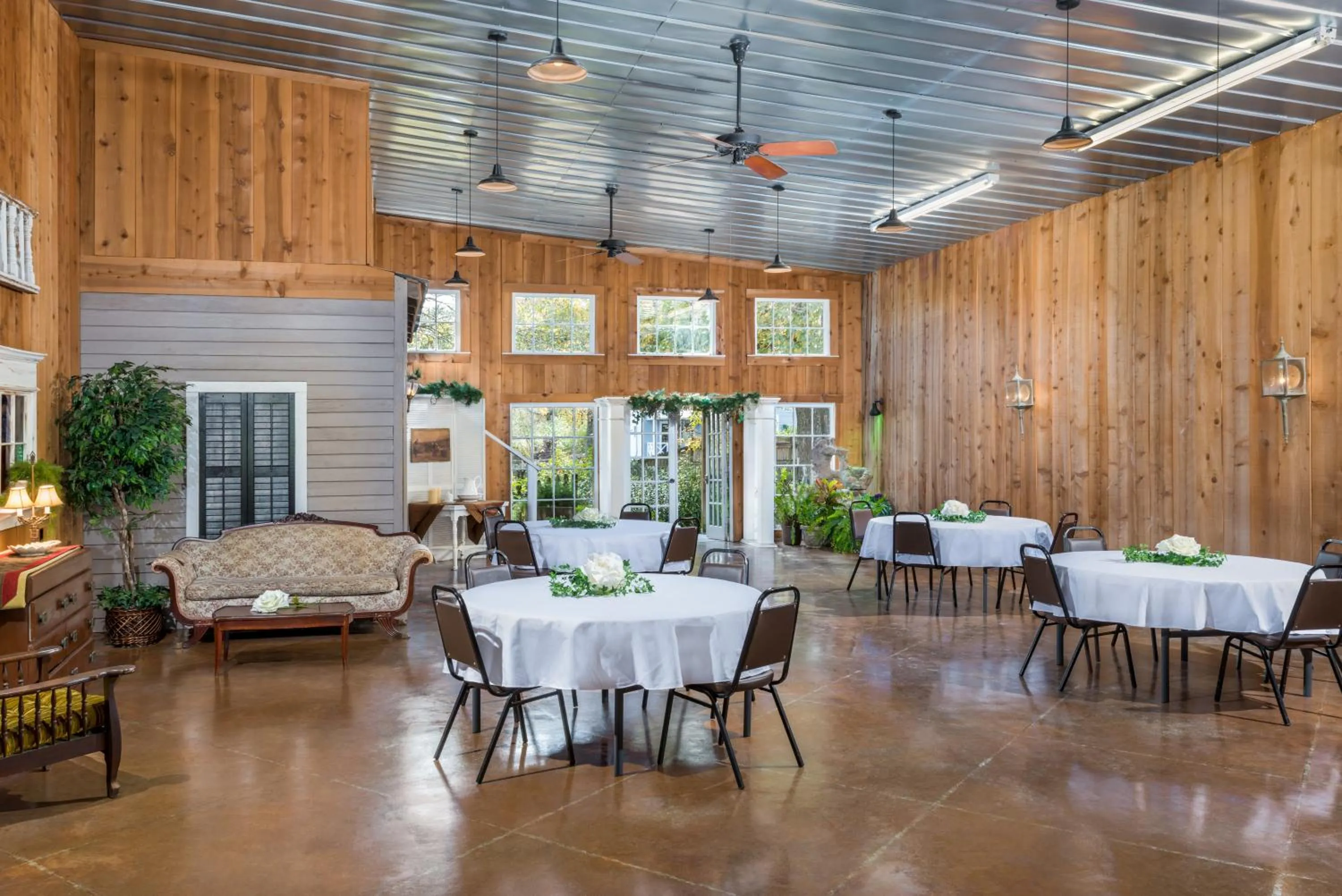 Meeting/conference room in Maison D'Memoire Bed & Breakfast Cottages