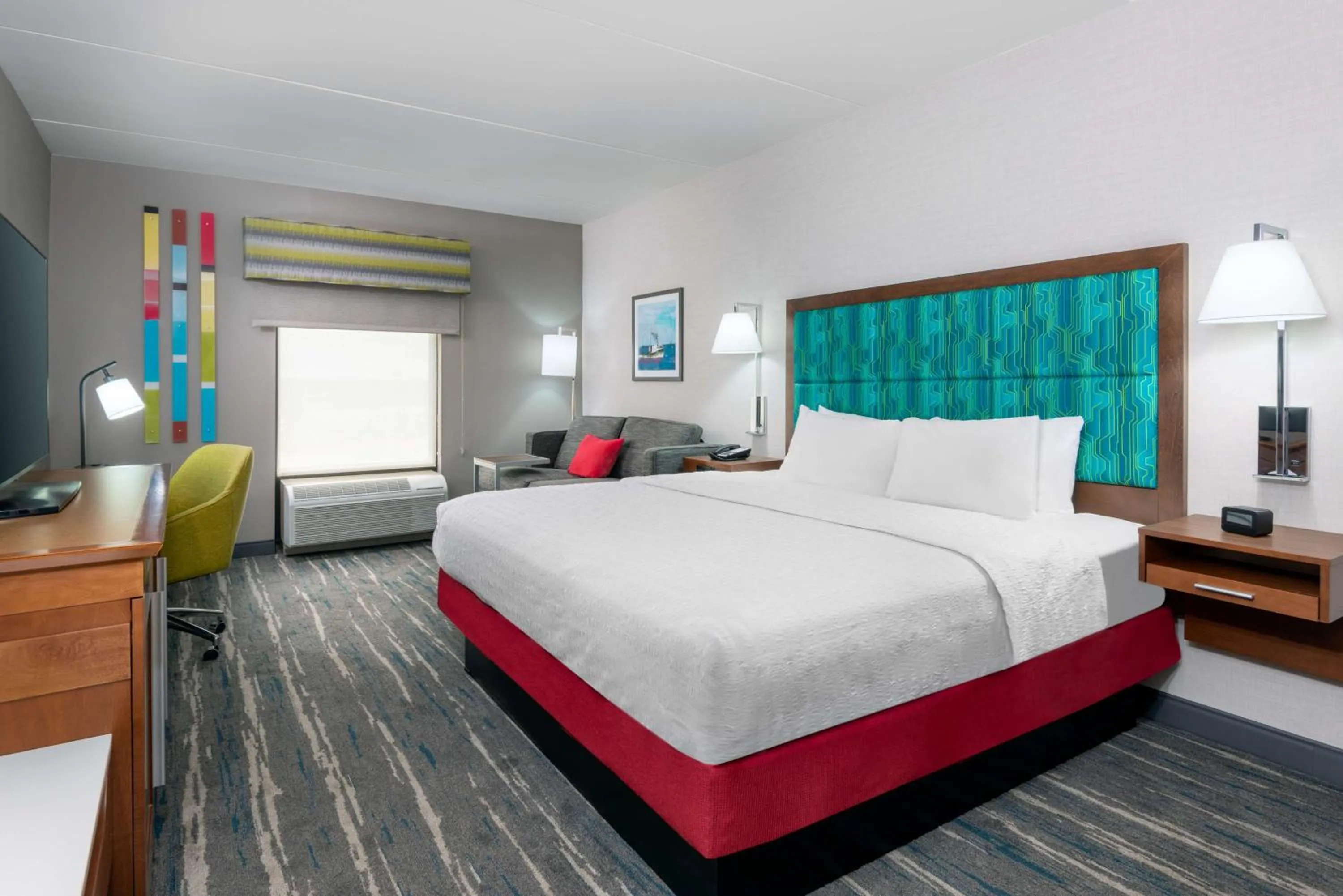 Living room, Bed in Hampton Inn Coventry-Warwick Area