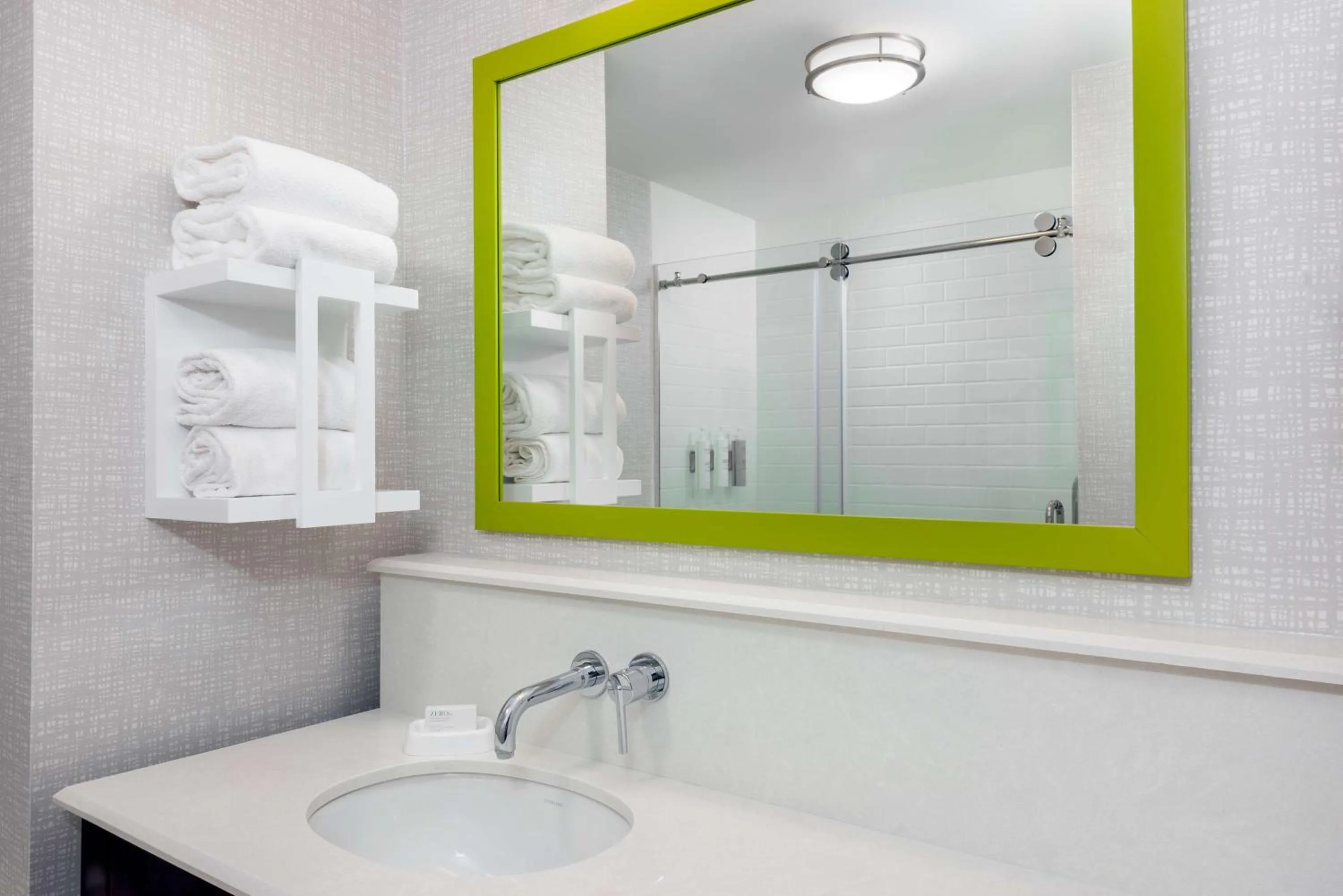 Bathroom in Hampton Inn Coventry-Warwick Area