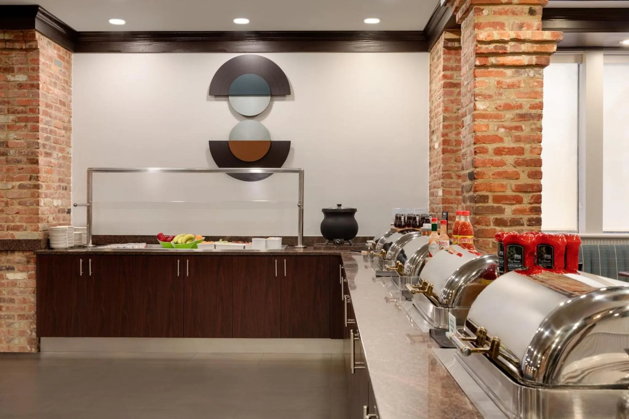 Lounge or bar in Holiday Inn Virginia Beach - Norfolk by IHG