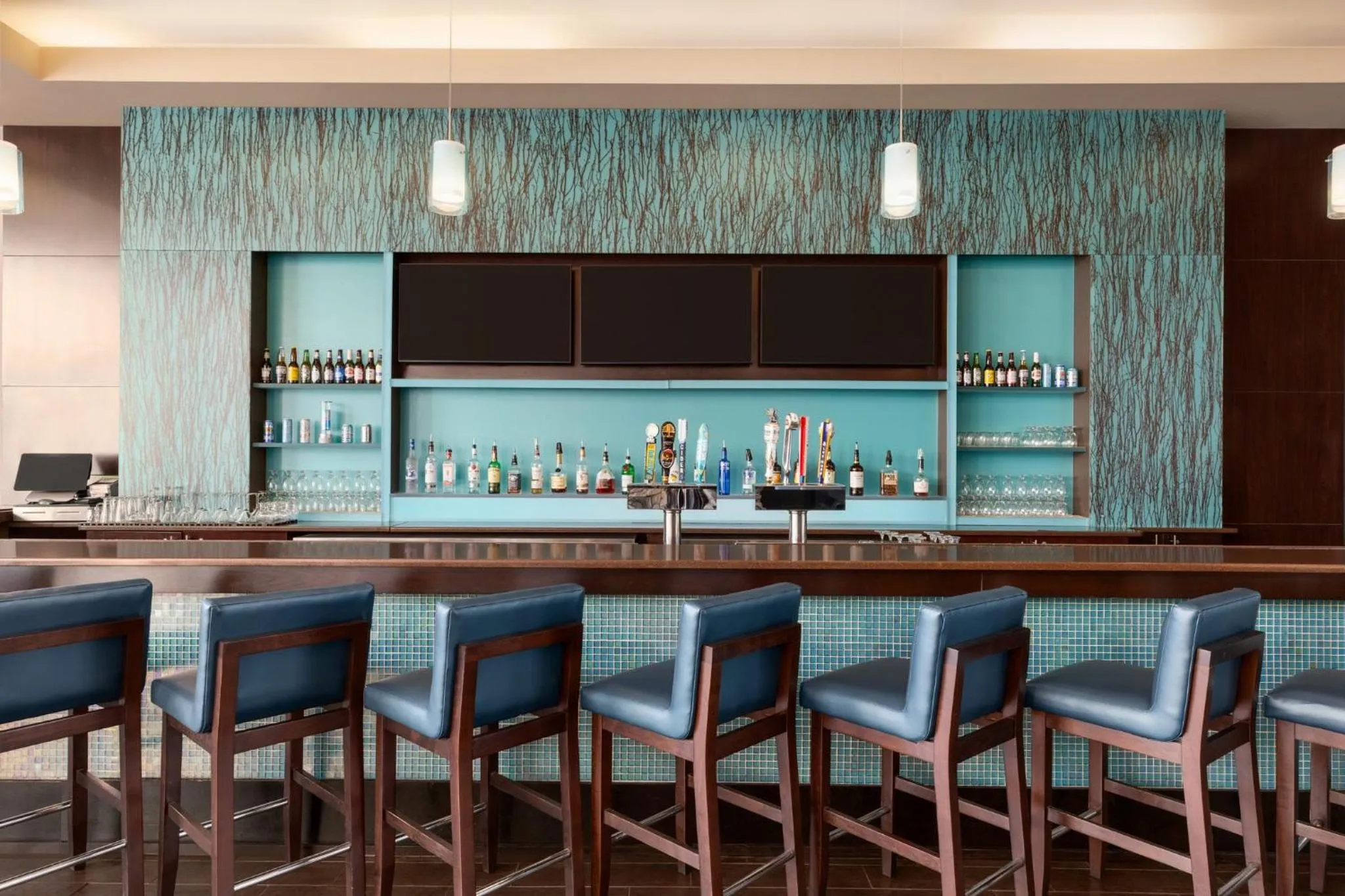 Lounge or bar in Holiday Inn Virginia Beach - Norfolk by IHG