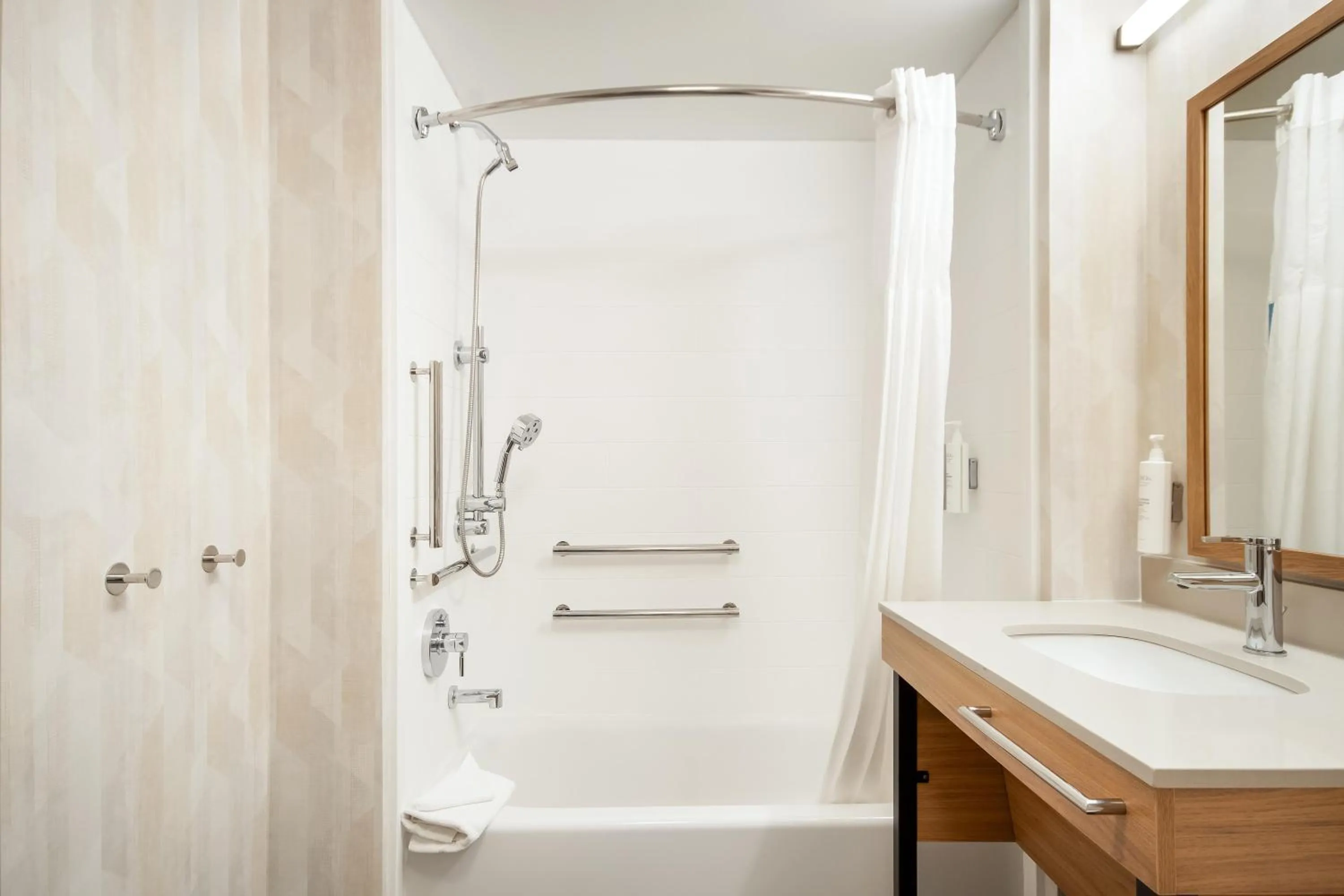 Bathroom in Hampton Inn Rutland/Killington