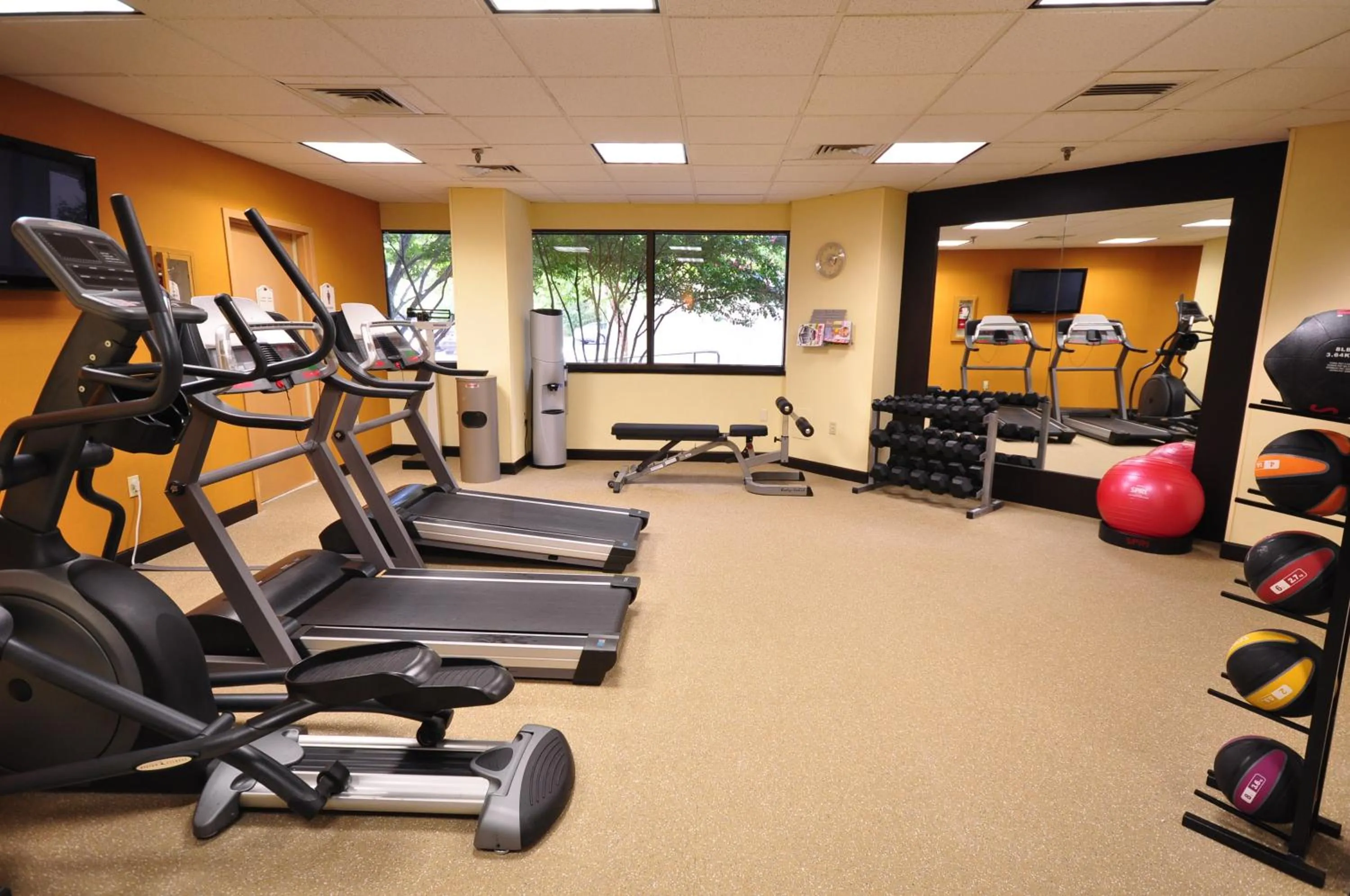 Fitness centre/facilities in Crowne Plaza Virginia Beach Town Center by IHG