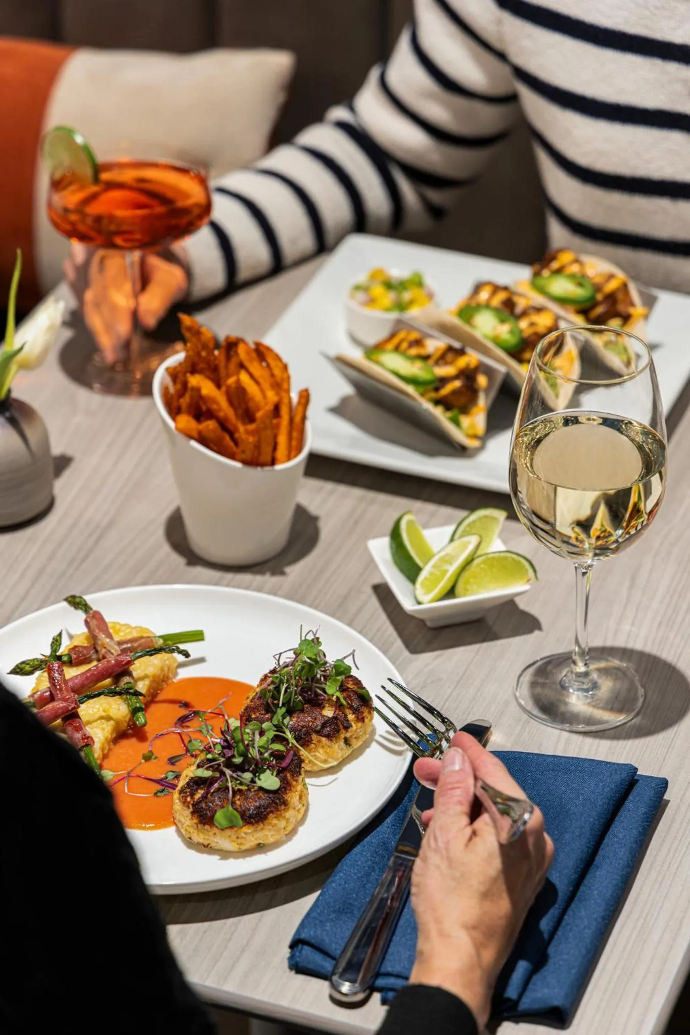 Restaurant/places to eat in Crowne Plaza Virginia Beach Town Center by IHG