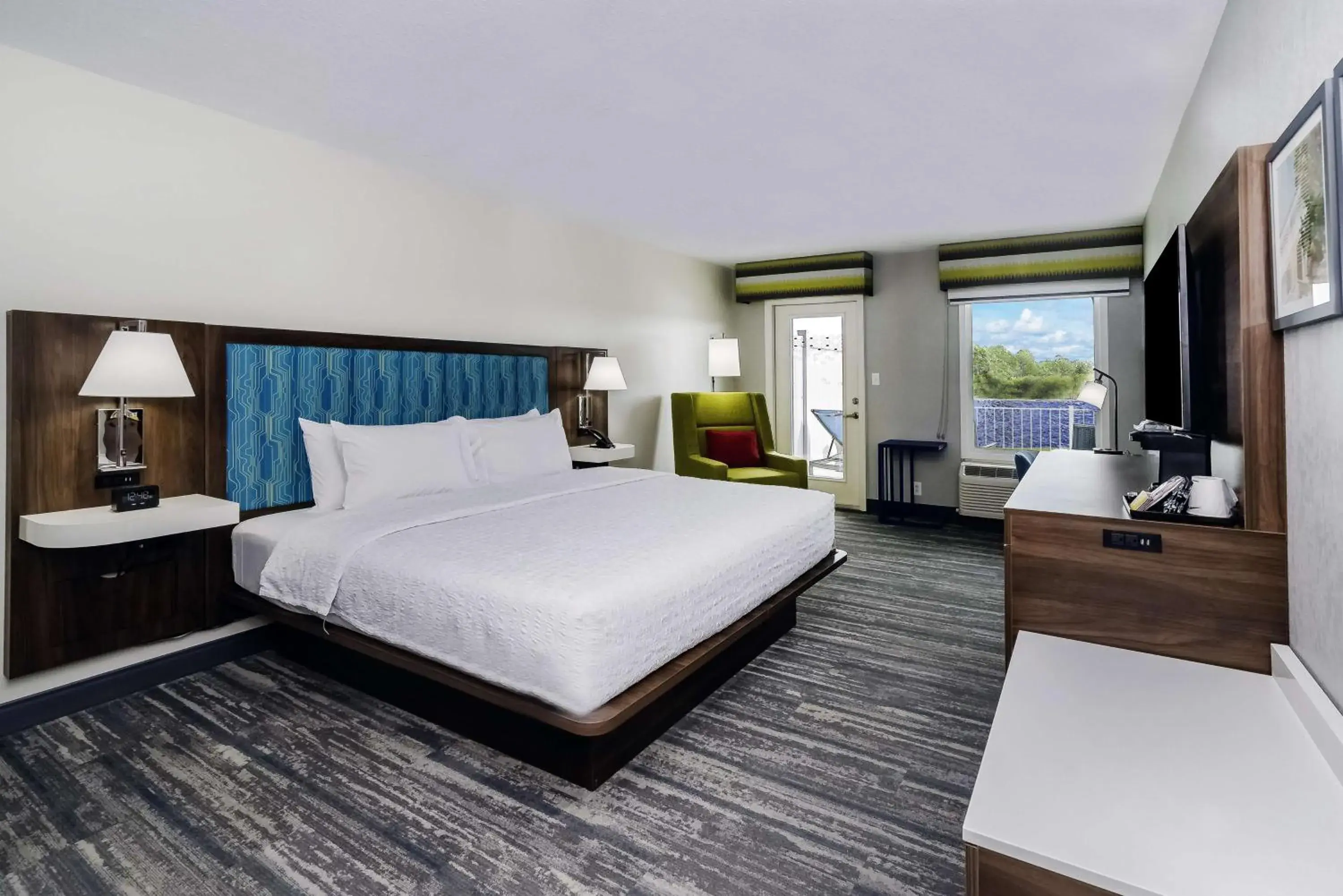 Standard King Room with Balcony/Non-Smoking in Hampton Inn Port Charlotte Standard King Room with Balcony/Non-Smoking in Hampton Inn Port Charlotte