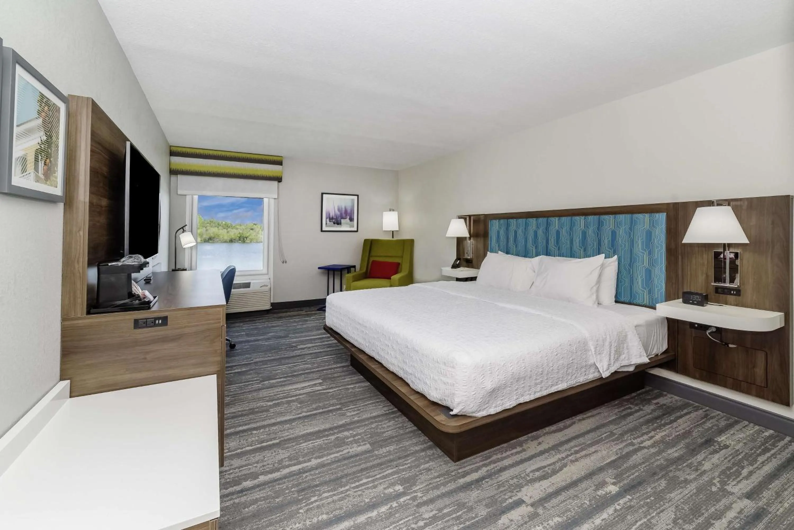 Bed in Hampton Inn Port Charlotte