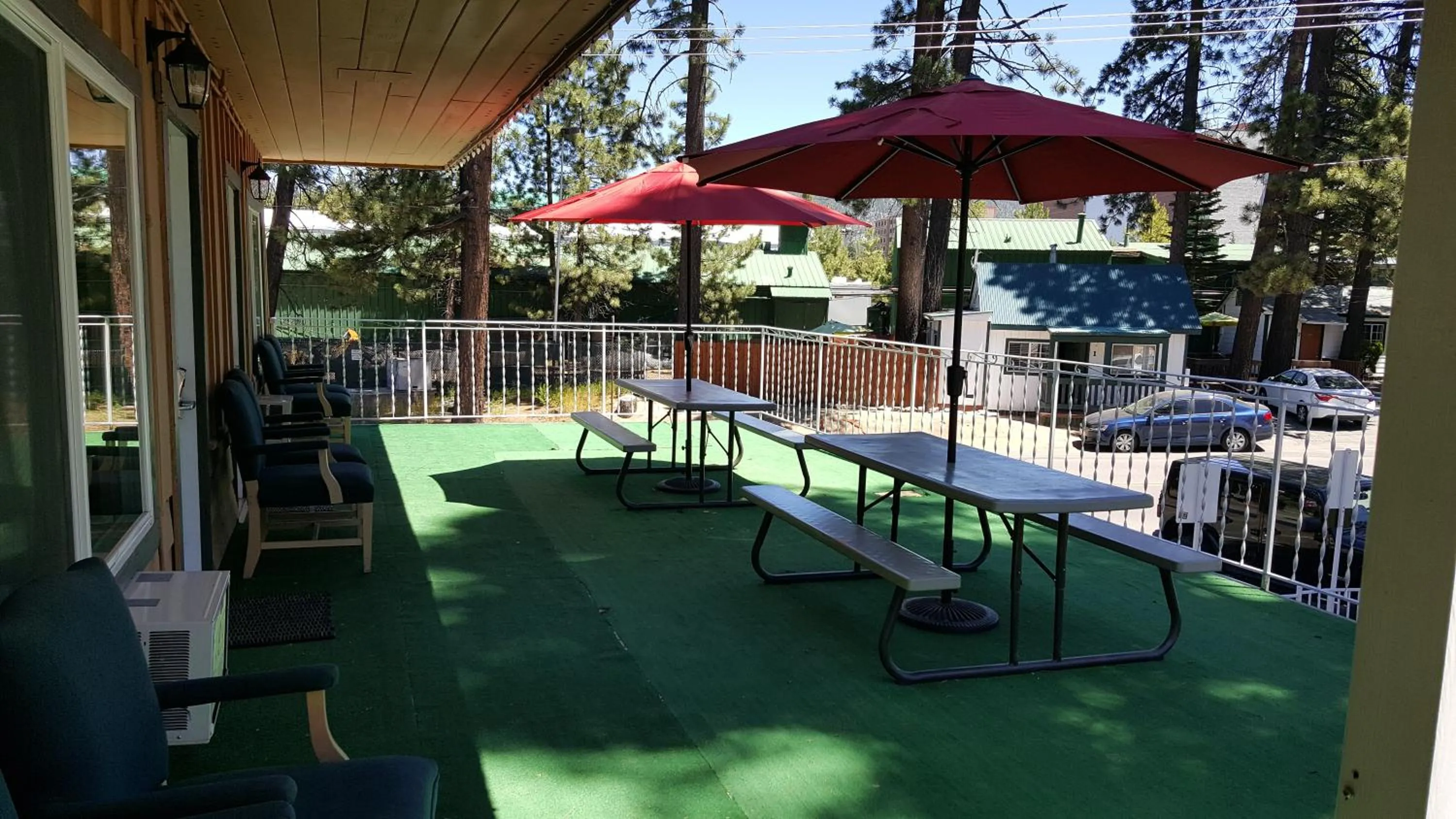 Patio in Alpine Inn & Spa