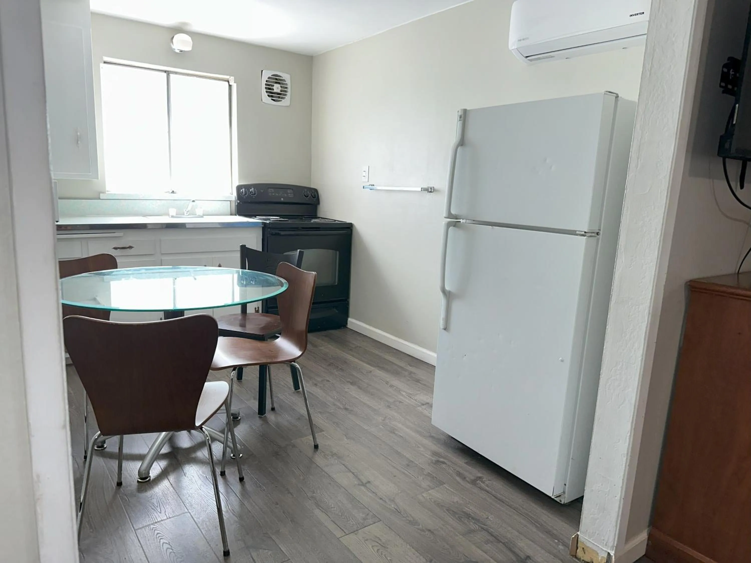 Kitchen or kitchenette in Alpine Inn & Spa