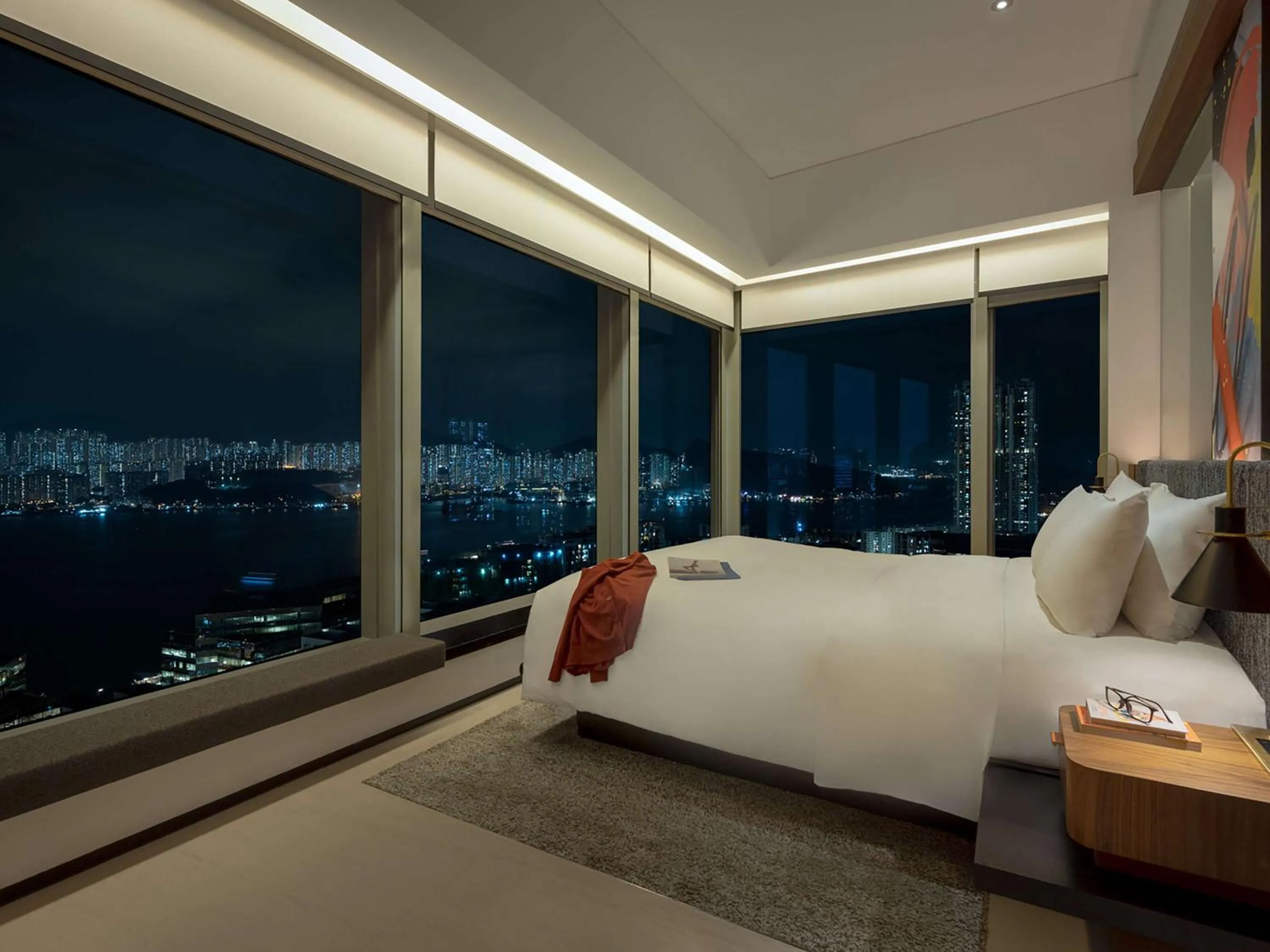 Photo of the whole room, Bed in EAST Hong Kong