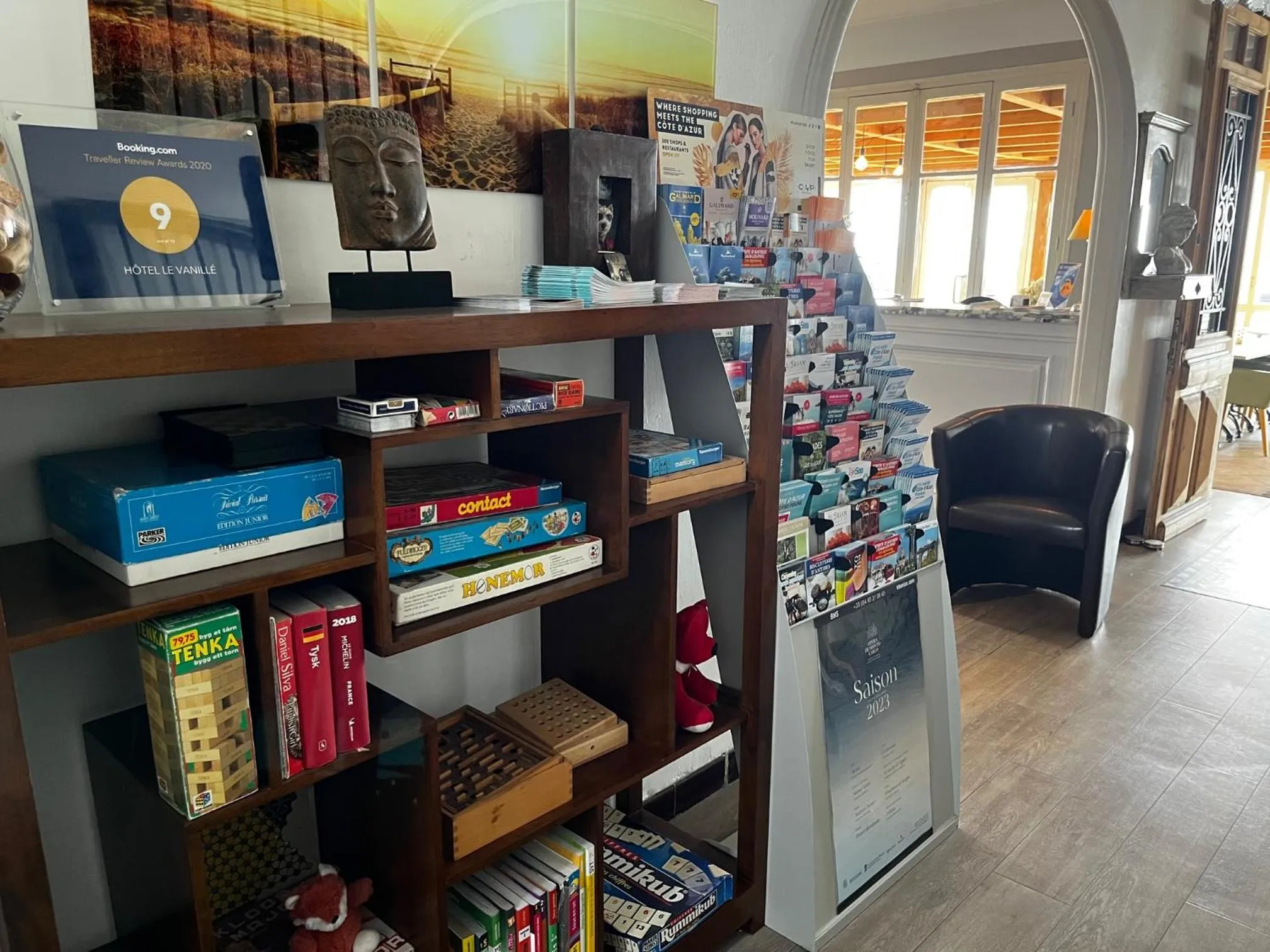 Game Room in Hôtel du Bord de Mer "Le Vanillé"