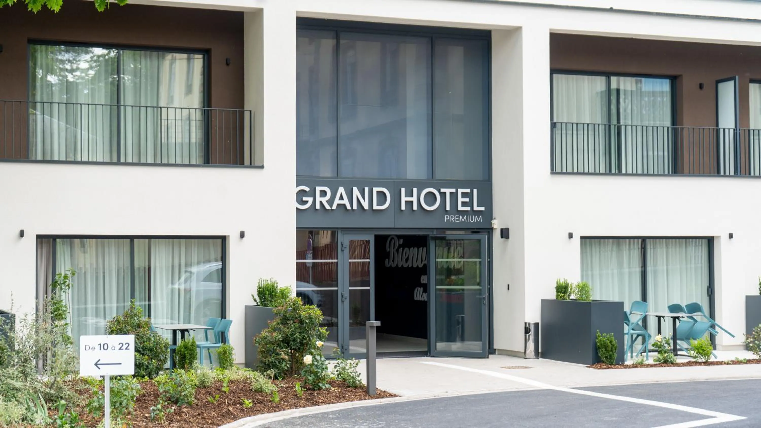 Facade/entrance in Brit Hotel Grand Hotel Munster