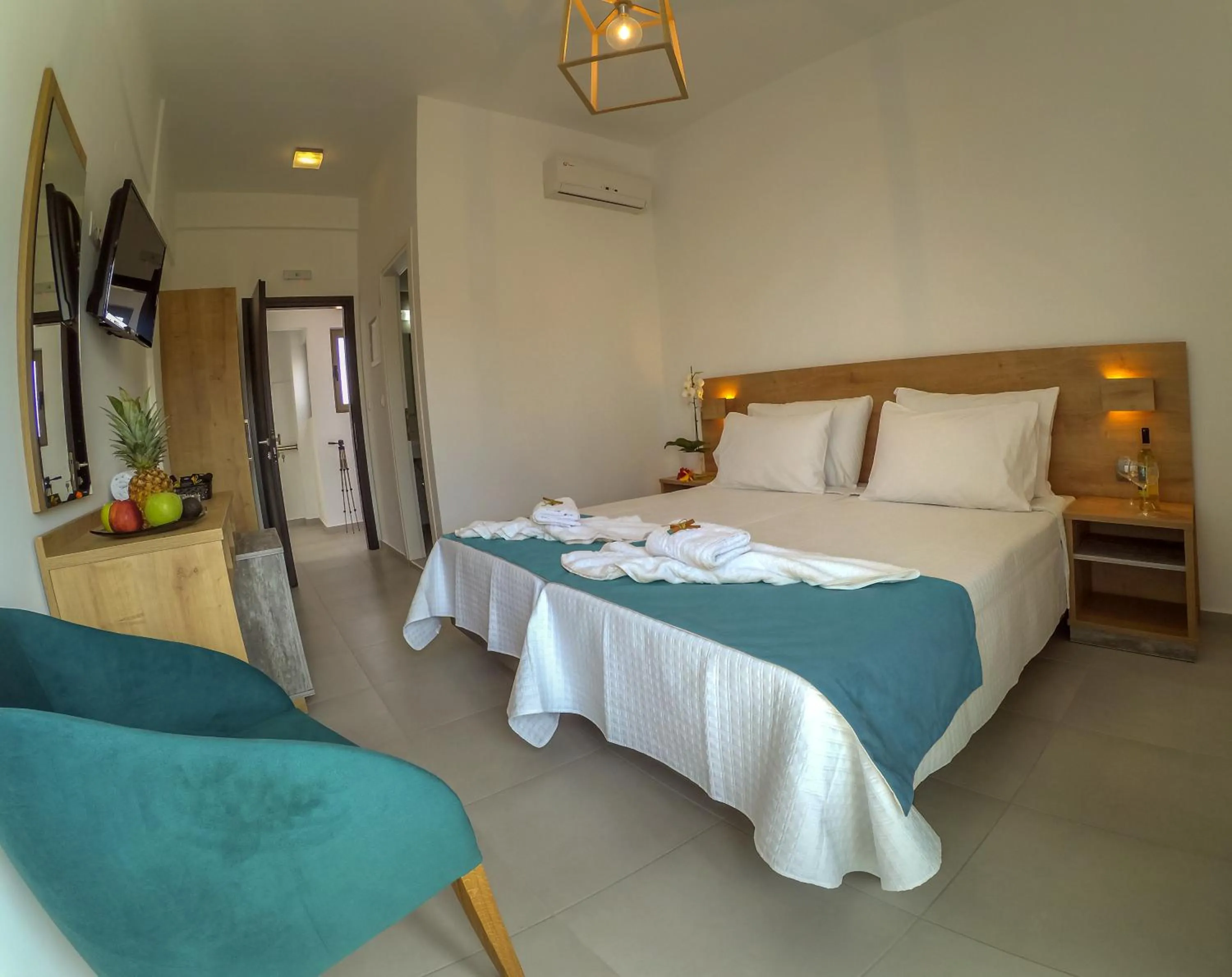 TV and multimedia, Bed in Castell Hotel