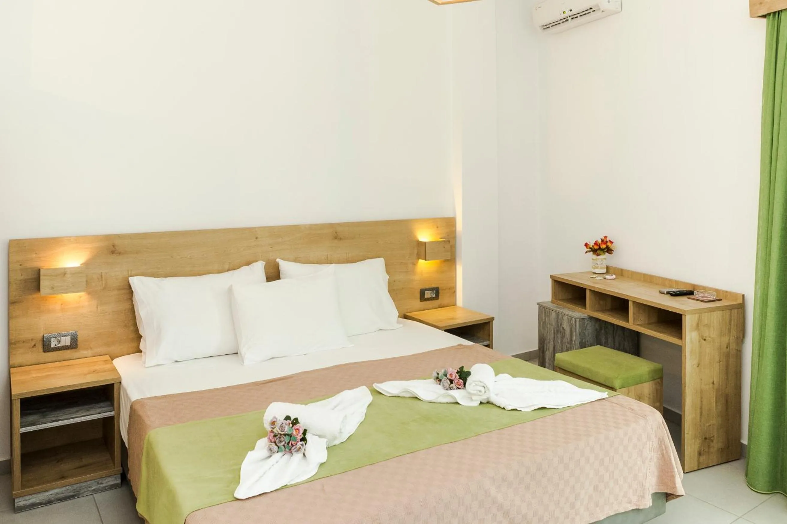 Bed in Castell Hotel