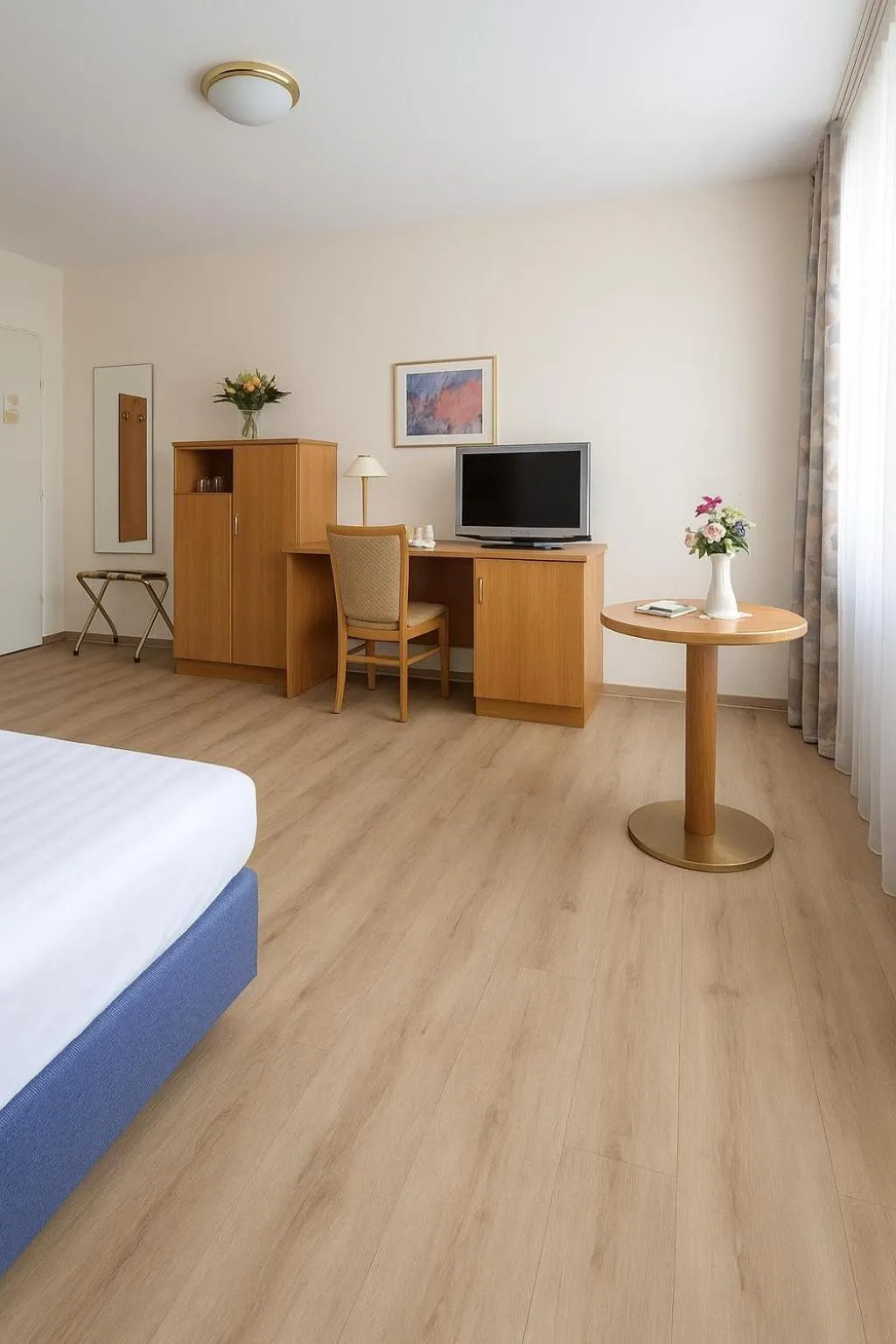 TV and multimedia, Bed in Hotel Rheinland