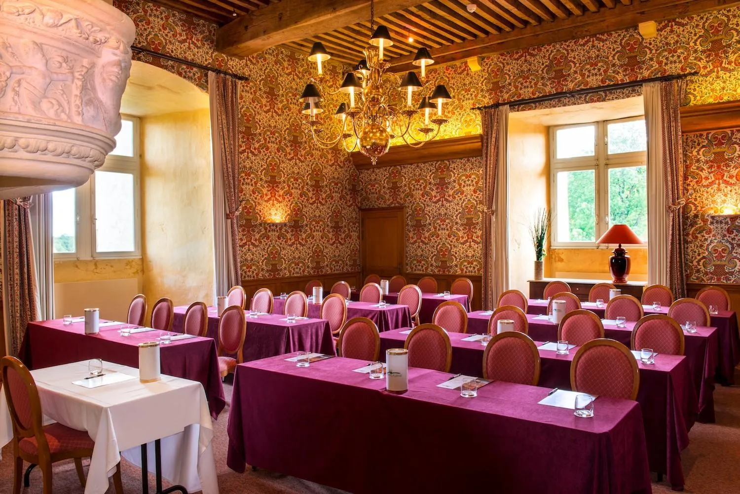 Living room in Hôtel Golf Château de Chailly